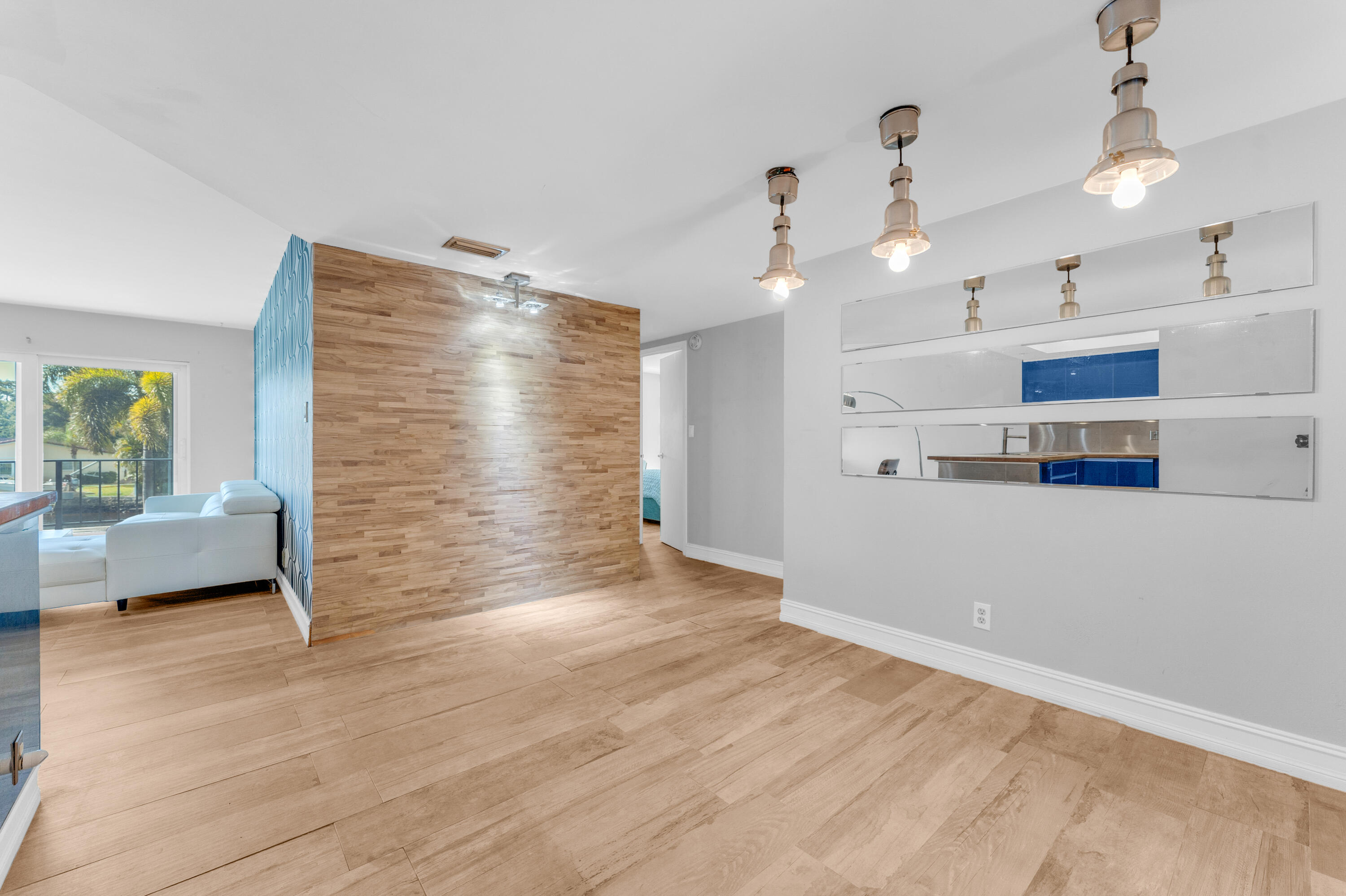 RIVER MANOR CONDO - Residential