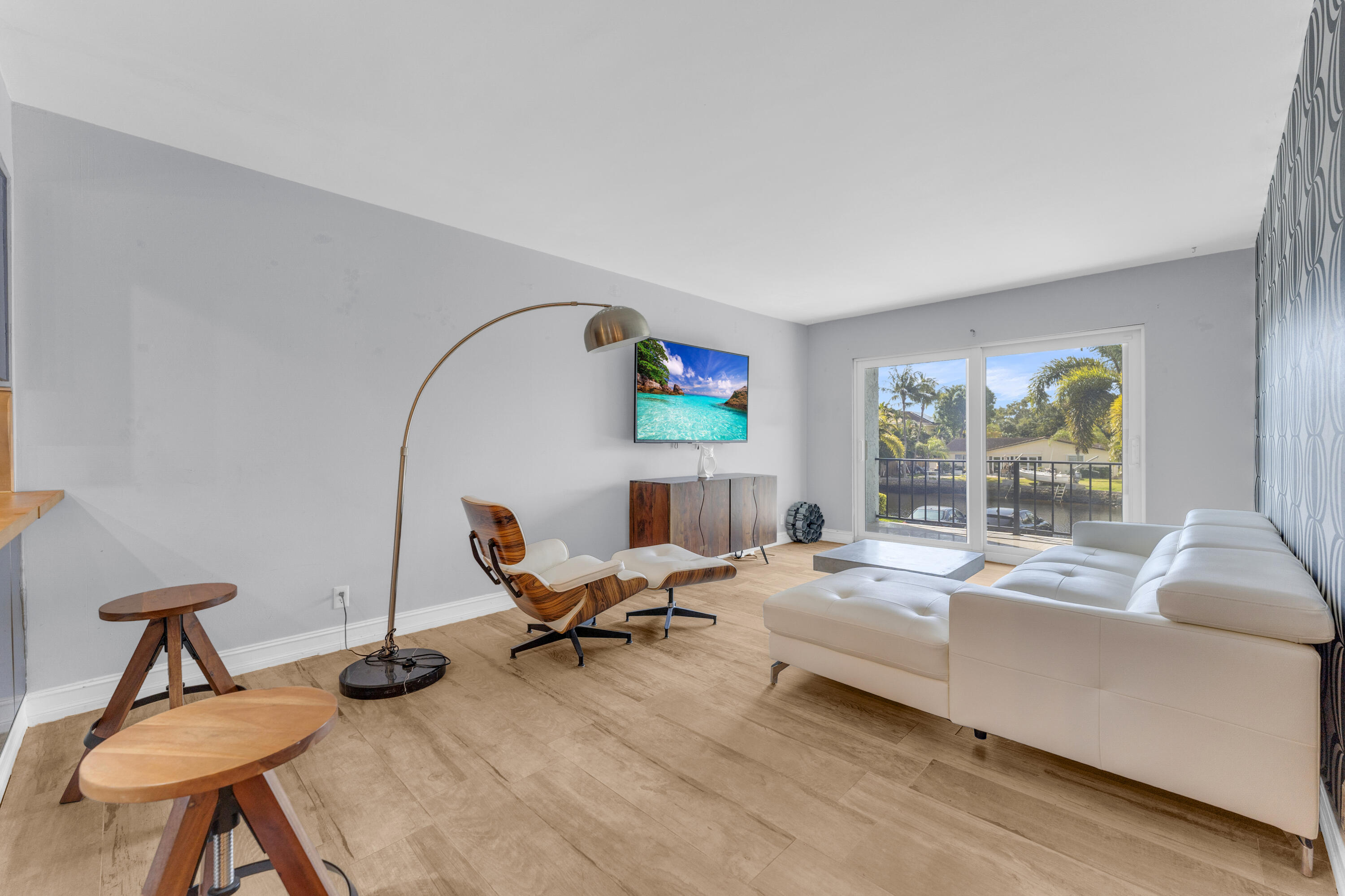 RIVER MANOR CONDO - Residential