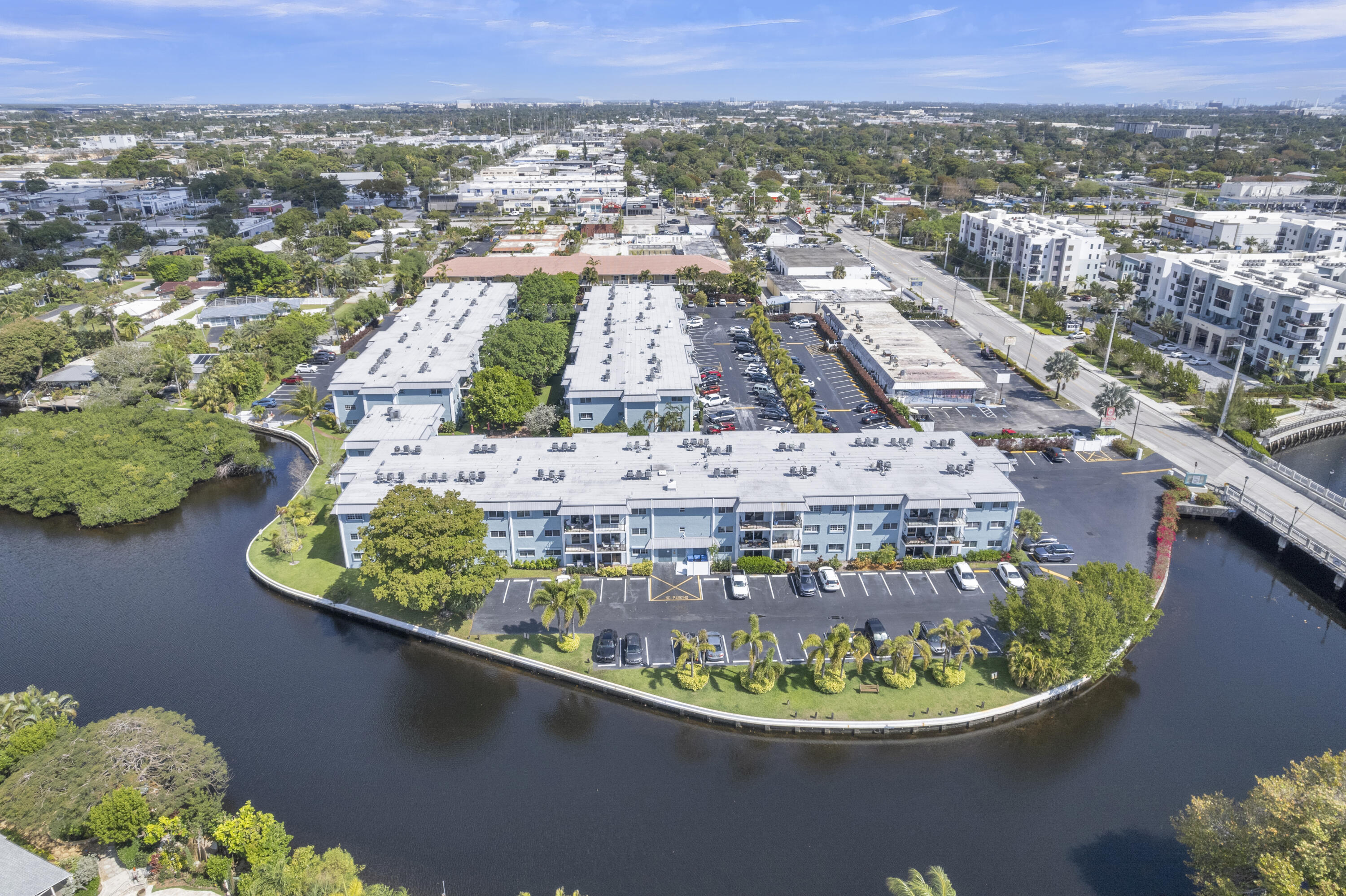 RIVER MANOR CONDO - Residential