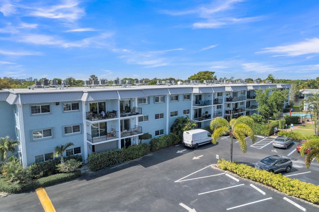 Photo of 3004 NE 5th Terrace #206-c, Wilton Manors, FL 33334 (MLS # B26008204)