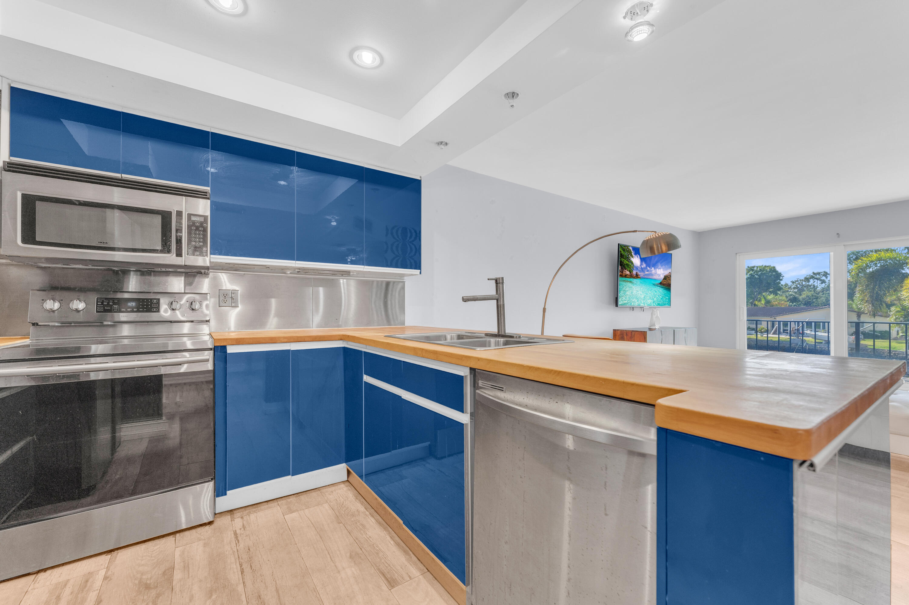 3004 NE 5th Terrace 206-c