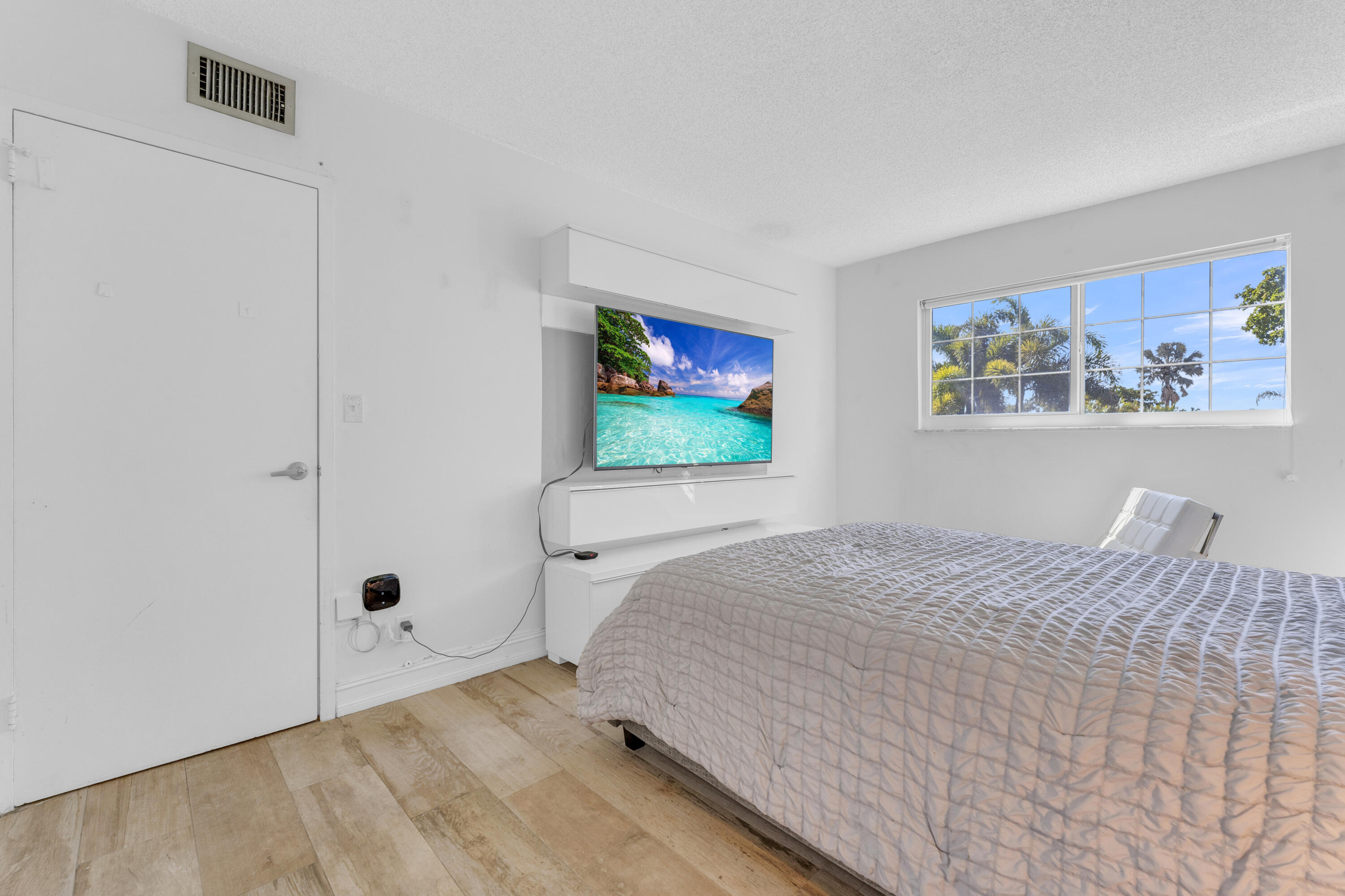 RIVER MANOR CONDO - Residential