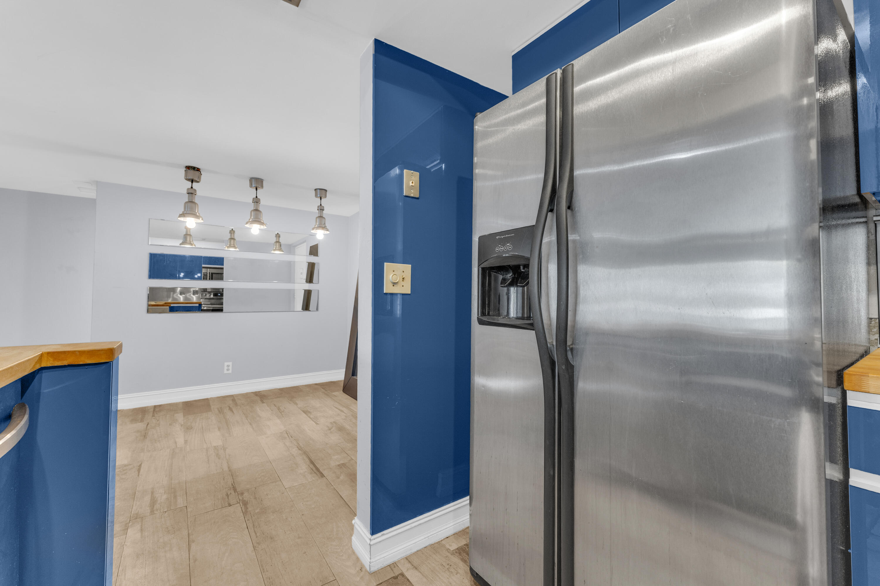 RIVER MANOR CONDO - Residential