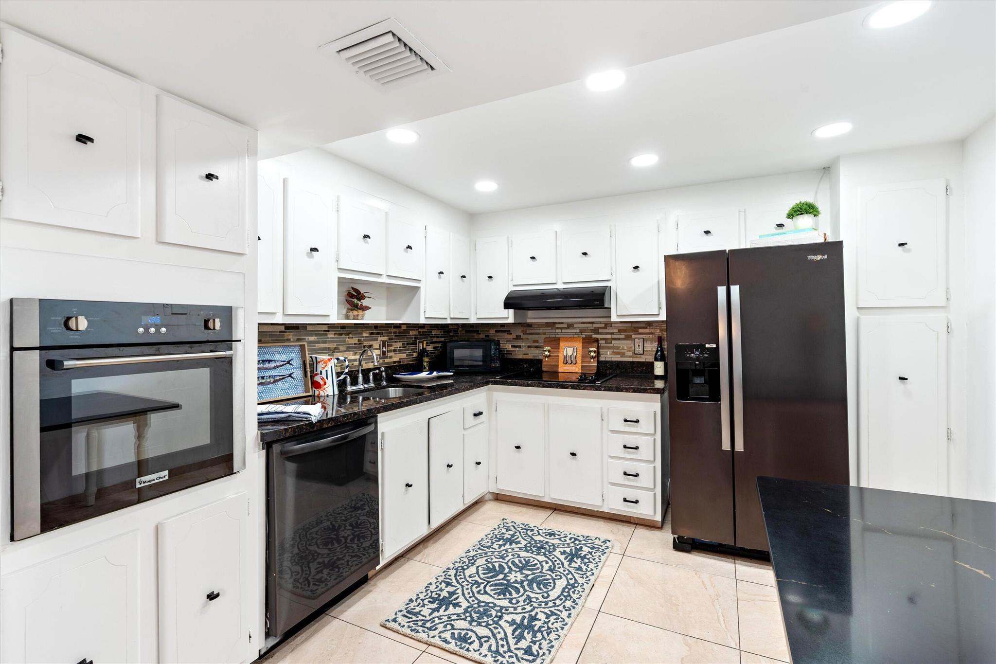 CLARIDGES I CONDO - Residential