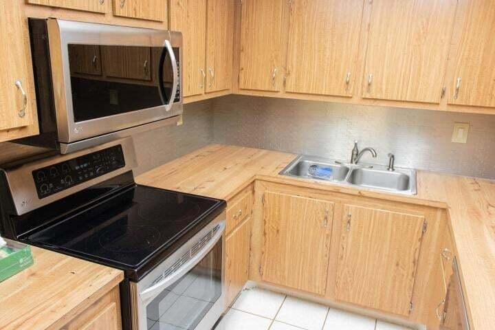 LA COSTA DEL MAR CONDO - Residential Lease