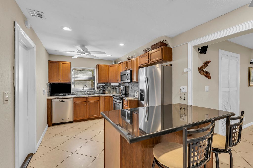 Photo of 2641 NW 4th Avenue, Pompano Beach, FL 33064 (MLS # R10963629)