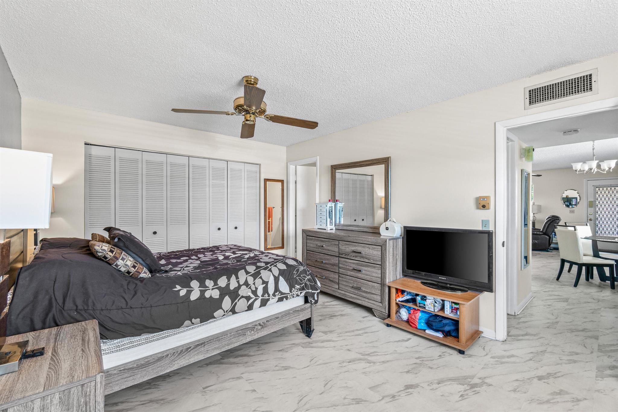 KINGS POINT - Residential