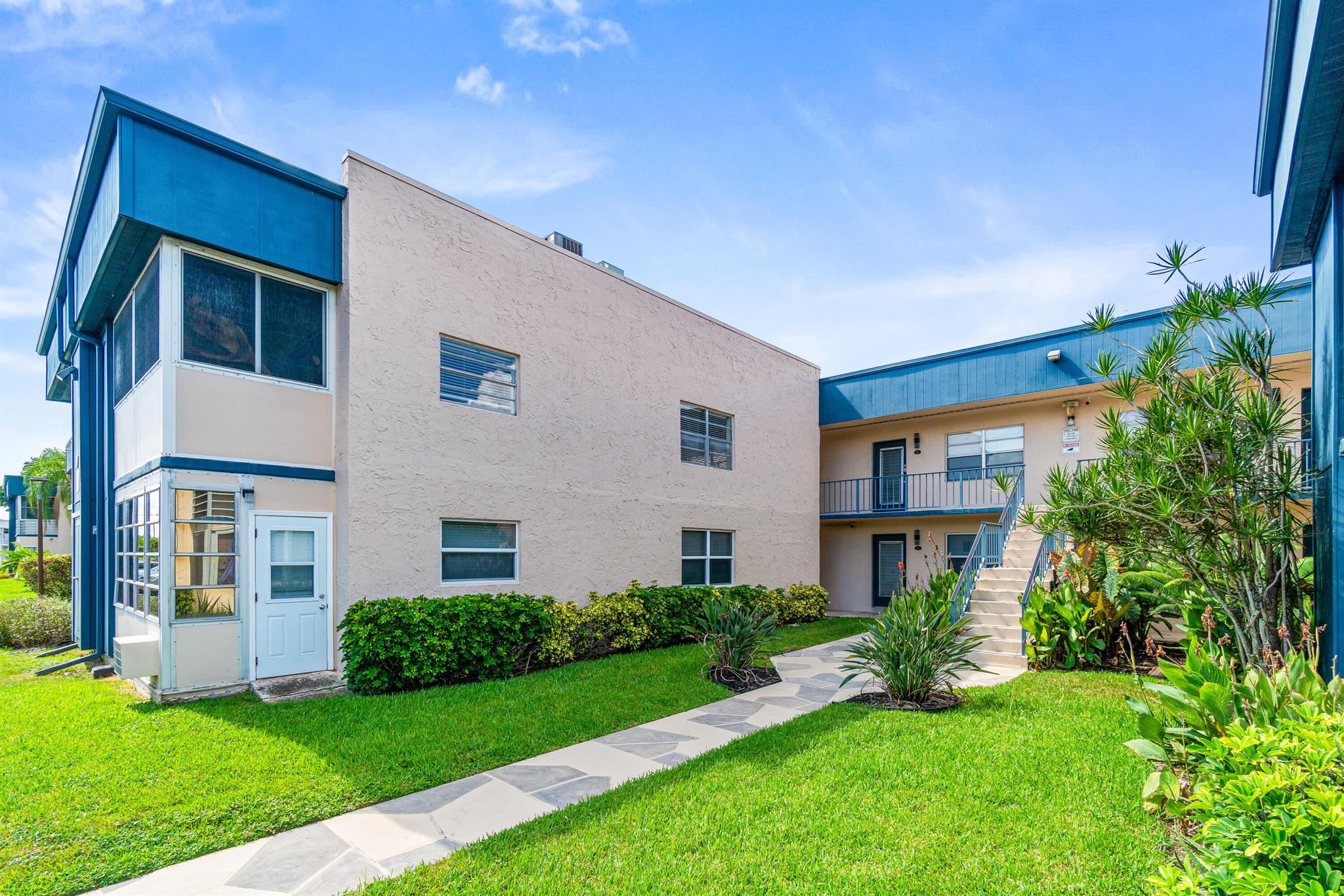 Welcome to a stunning condo in one of Kings Point's premier buildings. This move-in ready home features modern updates, including sleek cabinets, vanities, flooring, and appliances.Enjoy the enclosed balcony for extra living space and embrace resort-style living with access to three luxurious clubhouses, two golf courses, tennis courts, and multiple pools. On-site amenities include a library, exercise rooms, arts & crafts center, cafe, bistro, and salon. A lift and a courtesy bus make daily activities effortless.Located just a few miles from the ocean and historic downtown Delray Beach, this South Florida gem is a must-see. Don't miss out!