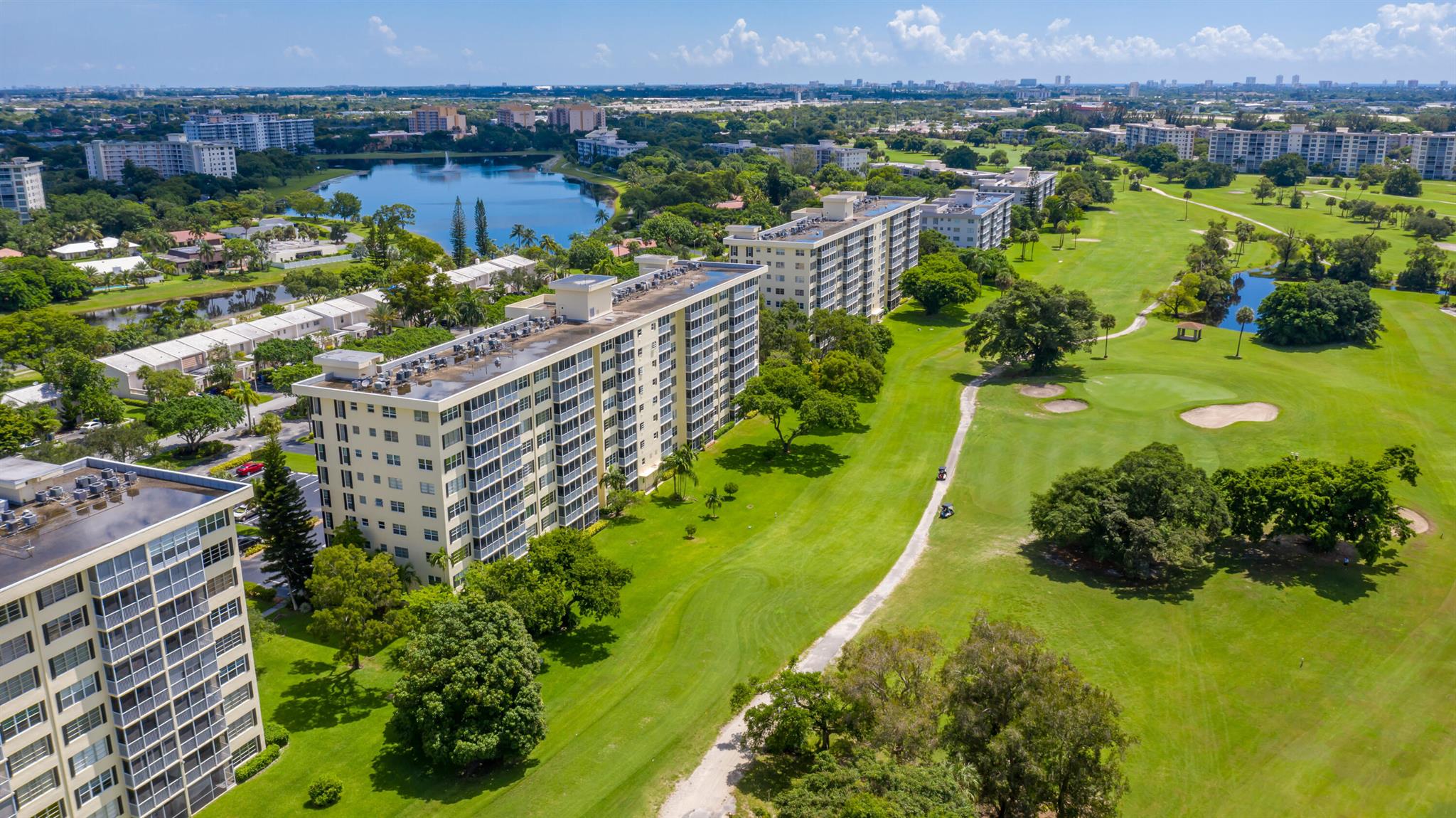 NO 18 PALM-AIRE COUNTRY C - Residential