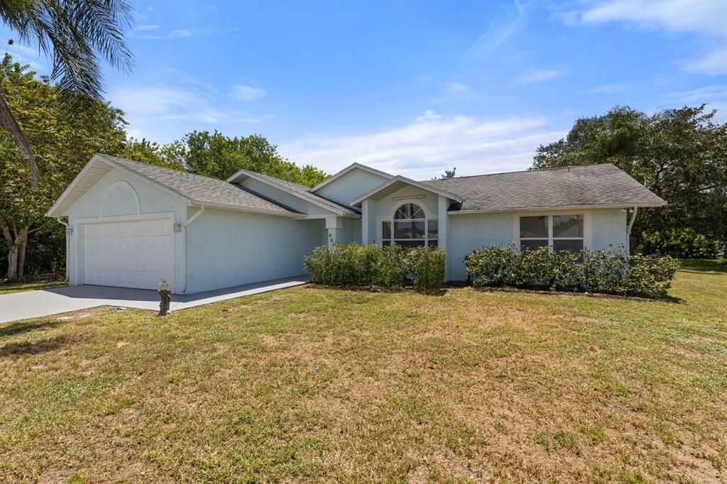 Photo of 607 SW Quick Court Ct, Port Saint Lucie, FL 34953 (MLS # R10822448)