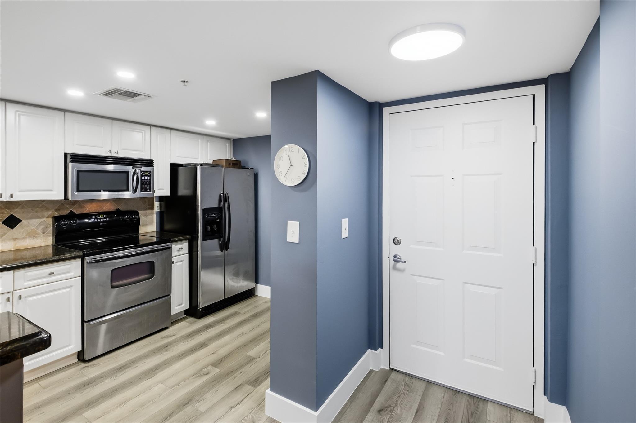 LAS OLAS BY THE RIVER CON - Residential