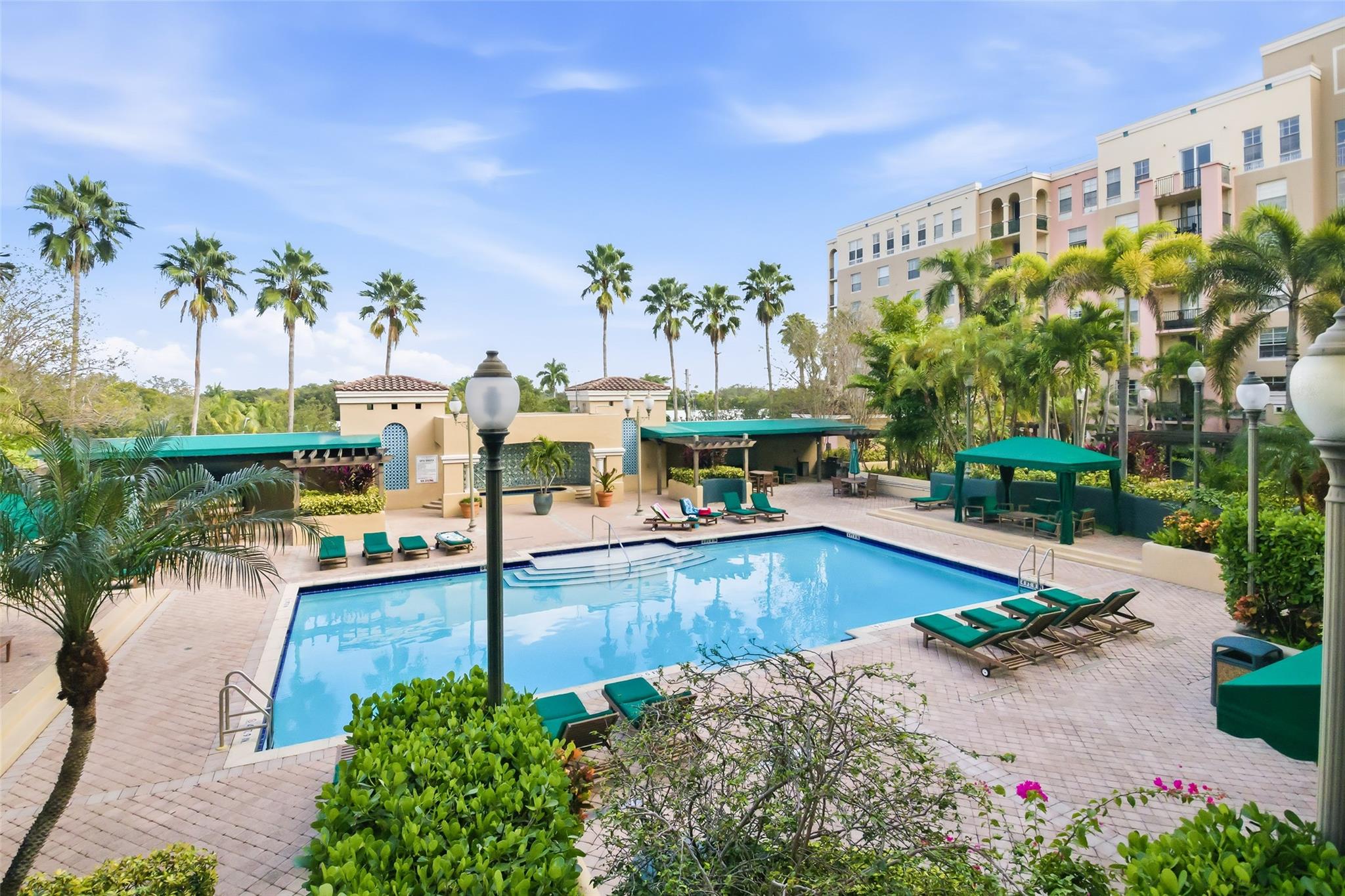 LAS OLAS BY THE RIVER CON - Residential