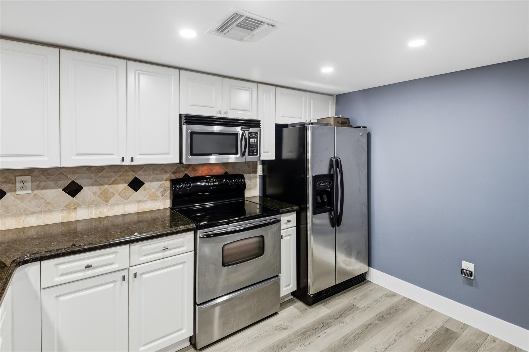 LAS OLAS BY THE RIVER CON - Residential