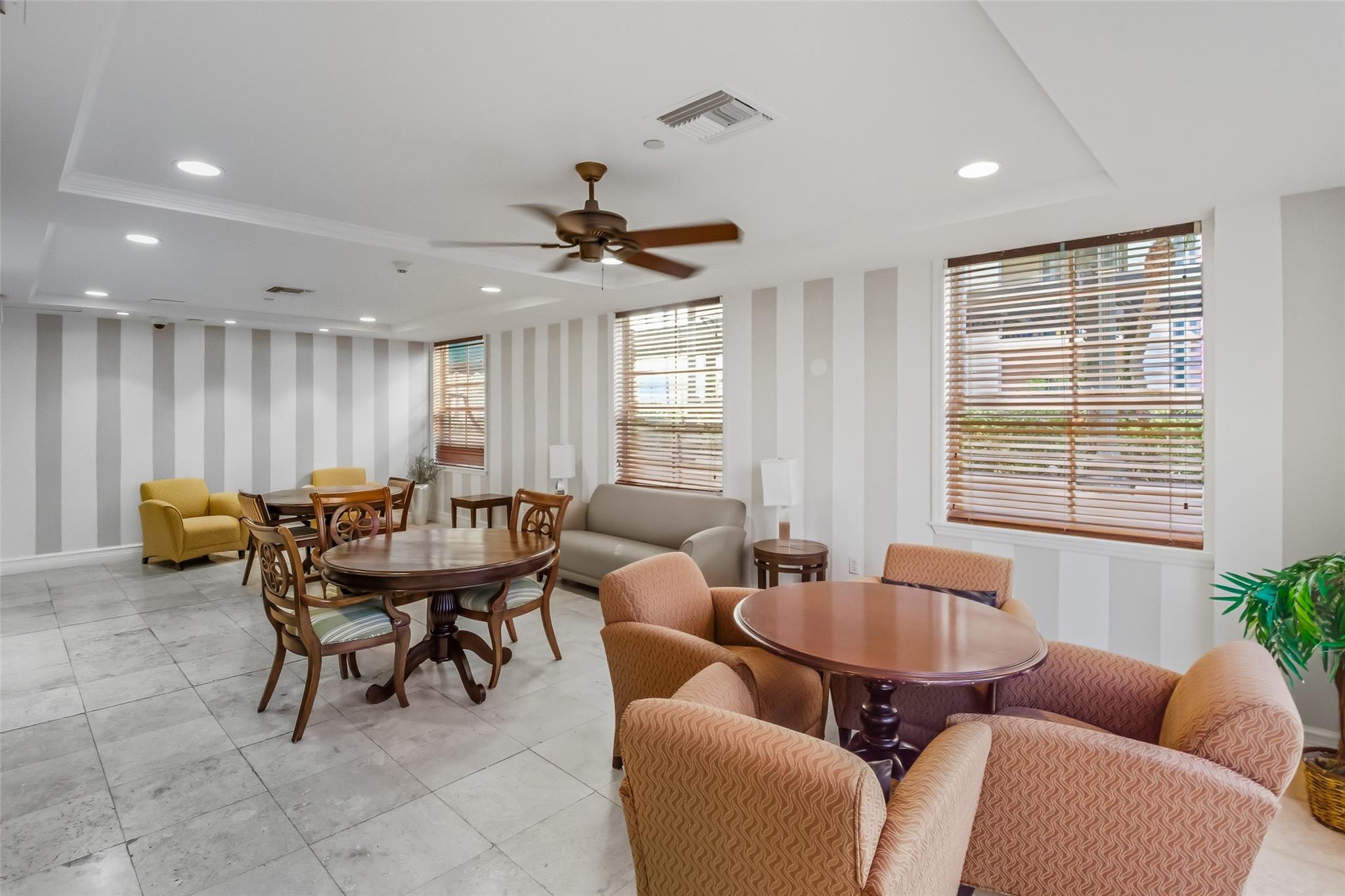 LAS OLAS BY THE RIVER CON - Residential