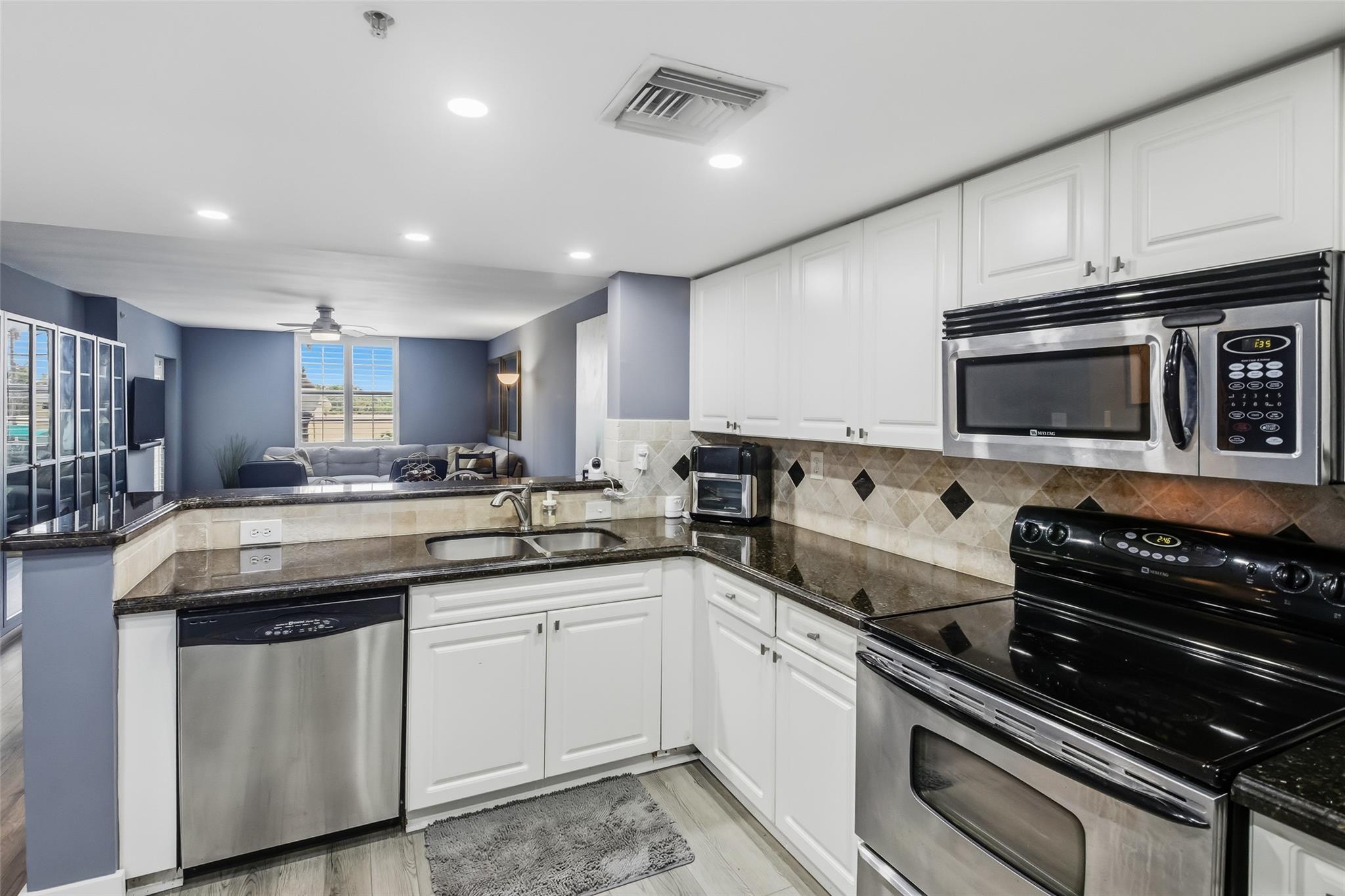 LAS OLAS BY THE RIVER CON - Residential