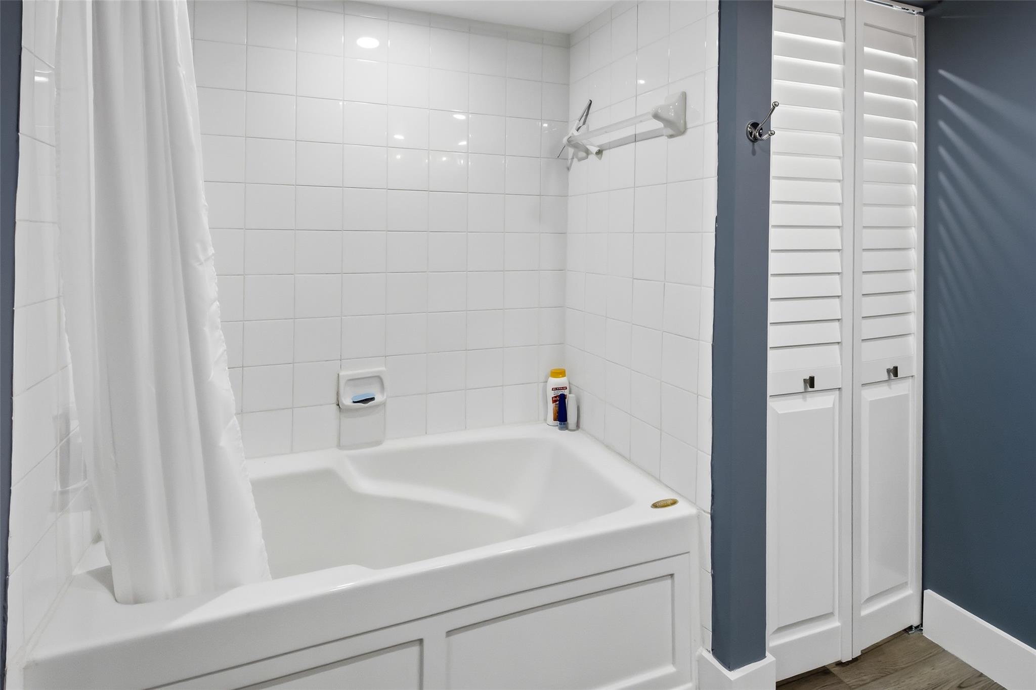 LAS OLAS BY THE RIVER CON - Residential