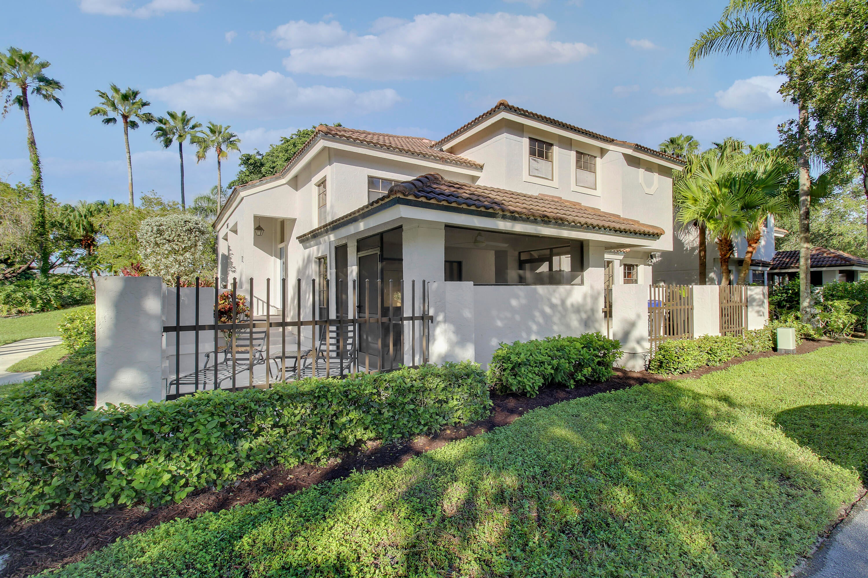 587 Prestwick Circle 2