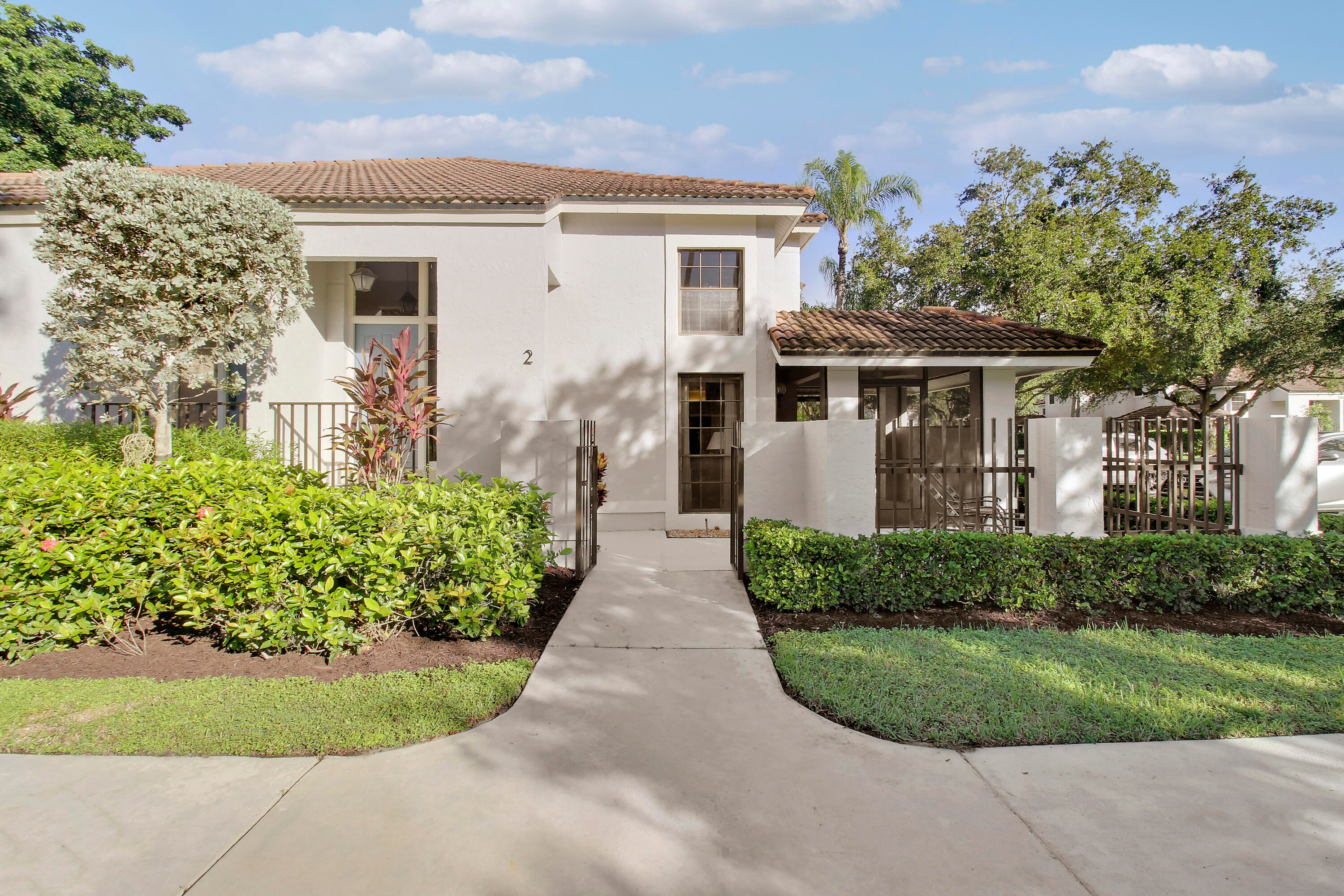 587 Prestwick Circle 2