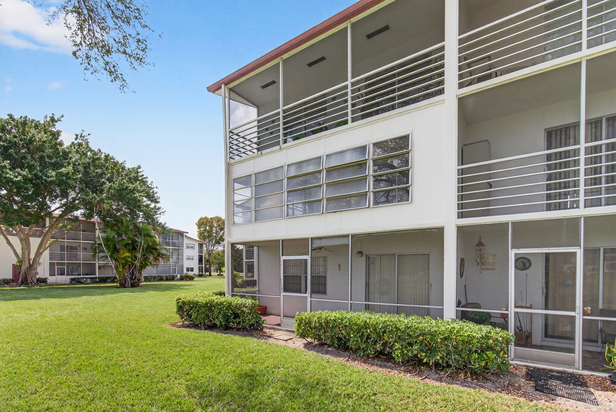 FANSHAW AT CENTURY VILLAGE CONDO - Residential