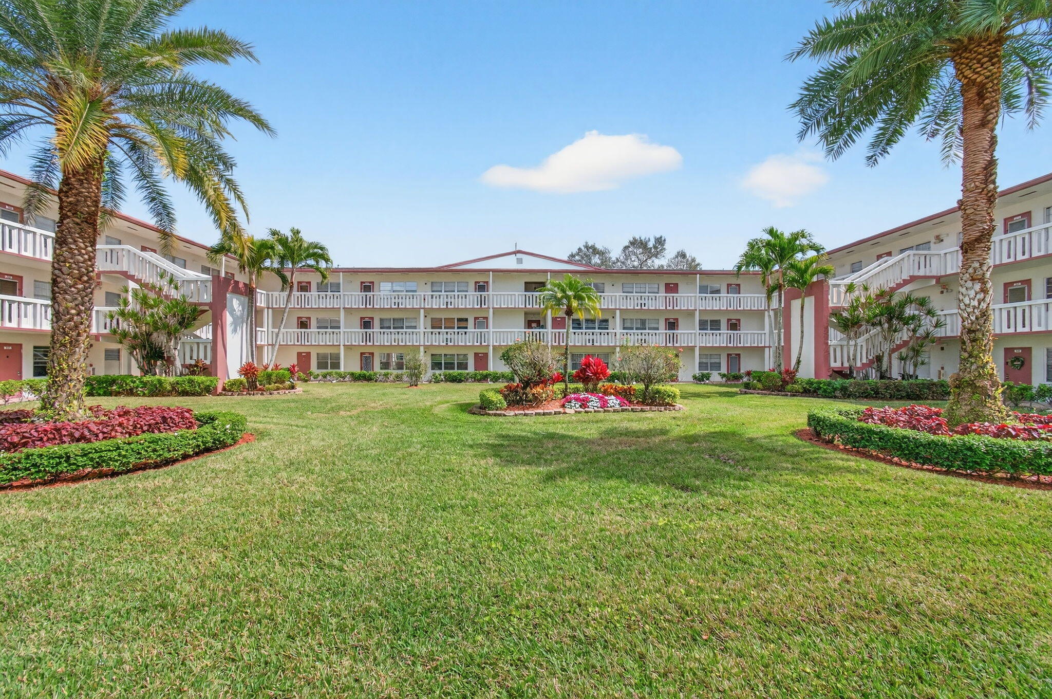 FANSHAW AT CENTURY VILLAGE CONDO - Residential