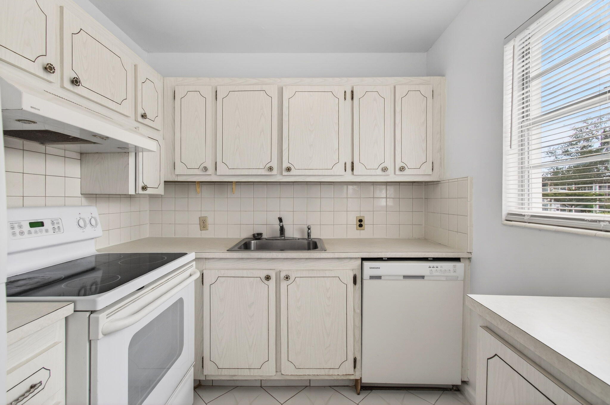 FANSHAW AT CENTURY VILLAGE CONDO - Residential