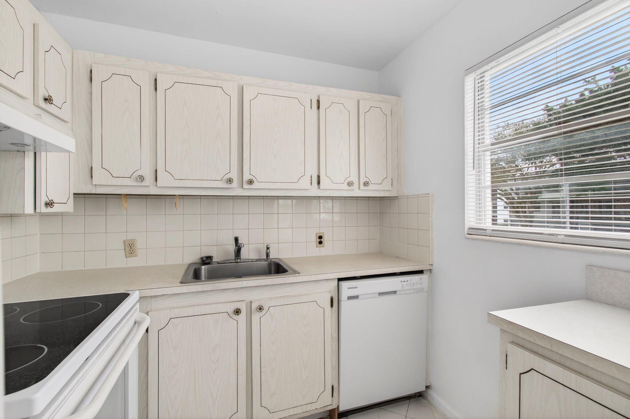 FANSHAW AT CENTURY VILLAGE CONDO - Residential