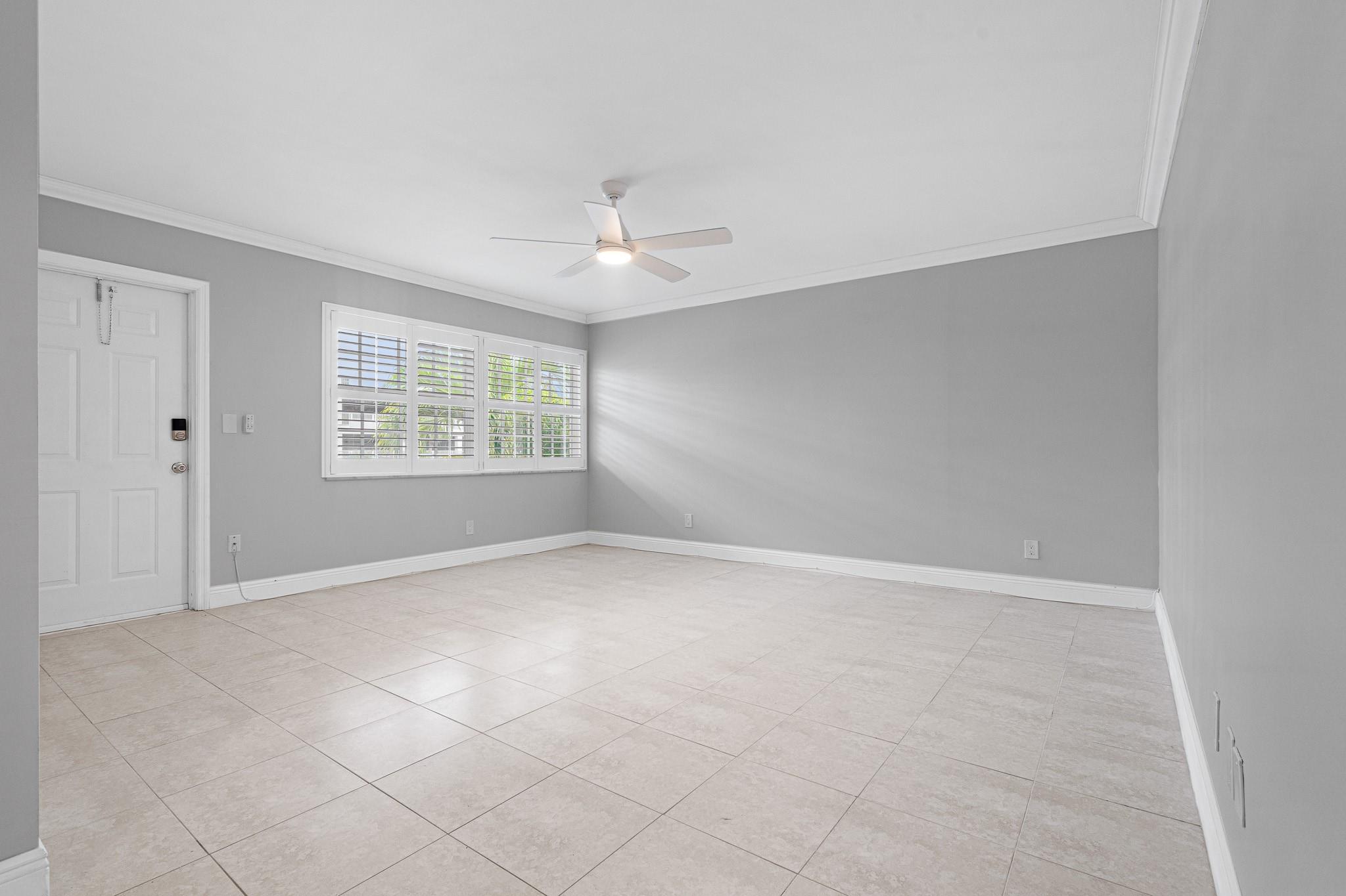 2500 NE 9th St 308