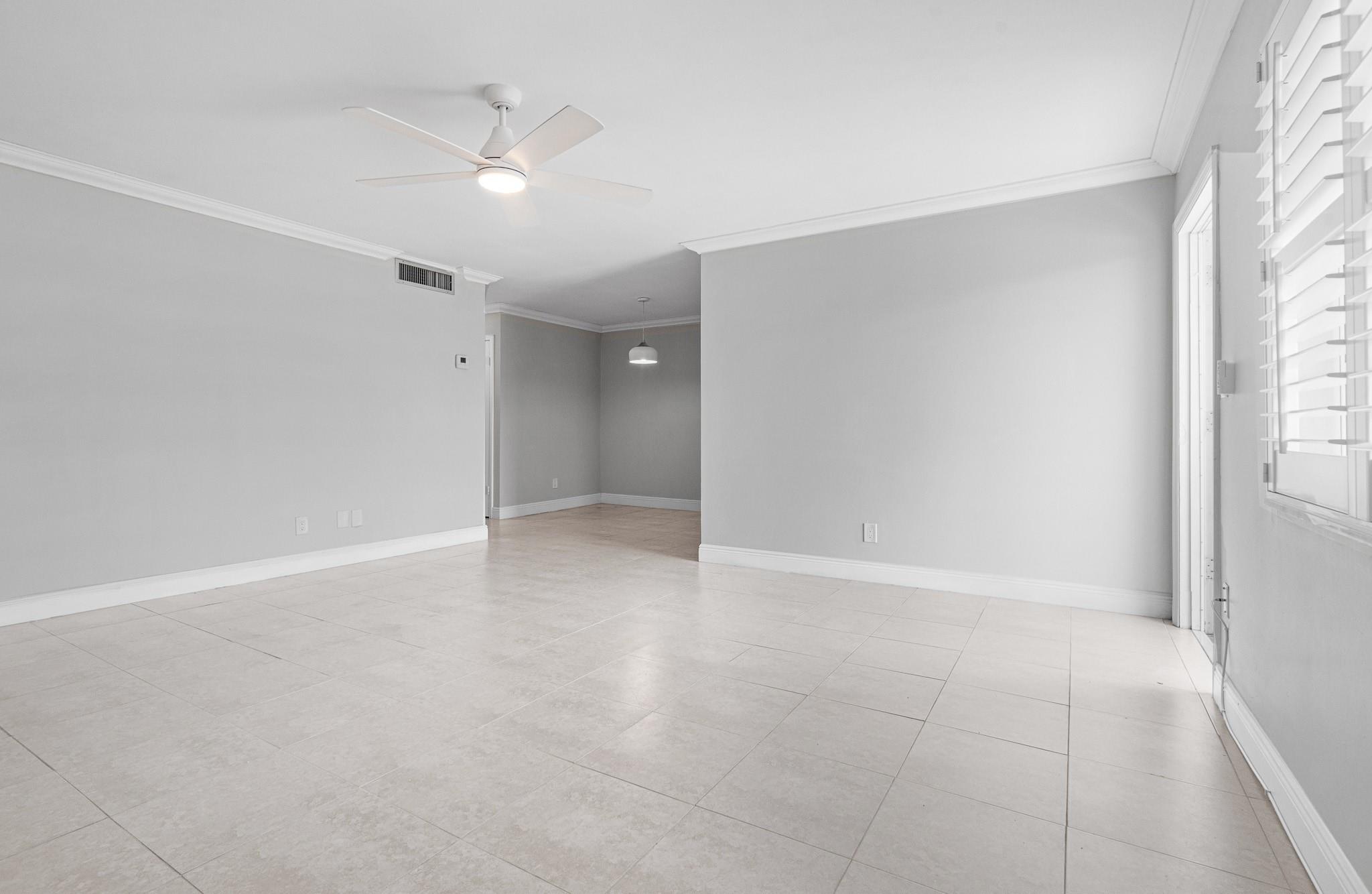 2500 NE 9th St 308