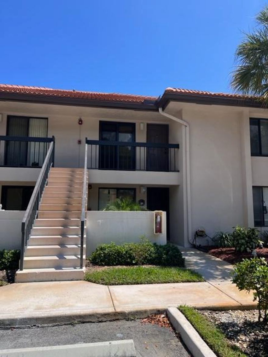 EXCELLENT AREA, 2/2 FULLY FURNITURE'D, YEARLY OR SEASONALLY RENTALS, Remodeled. Minutes to the Beach, I-95, Florida Atlantic University, Downtown Boca Raton, Mizner Park, & many restaurants nearby.  2nd floor unit with stainless steel appliances, wood flooring throughout, easy to clean, fully updated bathrooms, a large master bedroom with a walk-in closet. Condo also offers a nice front patio out from the living room. Impact windows and sliders. The Association offers a community pool and Club house. Minimum 650 credit score required by Homeowners Association.