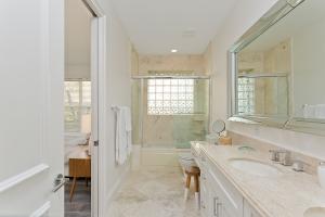 LAKE ROGERS ISLE UNIT E - Residential