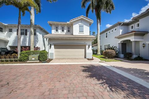 Single Family Residence in Palm Beach Gardens FL 546 Tomahawk Court.jpg