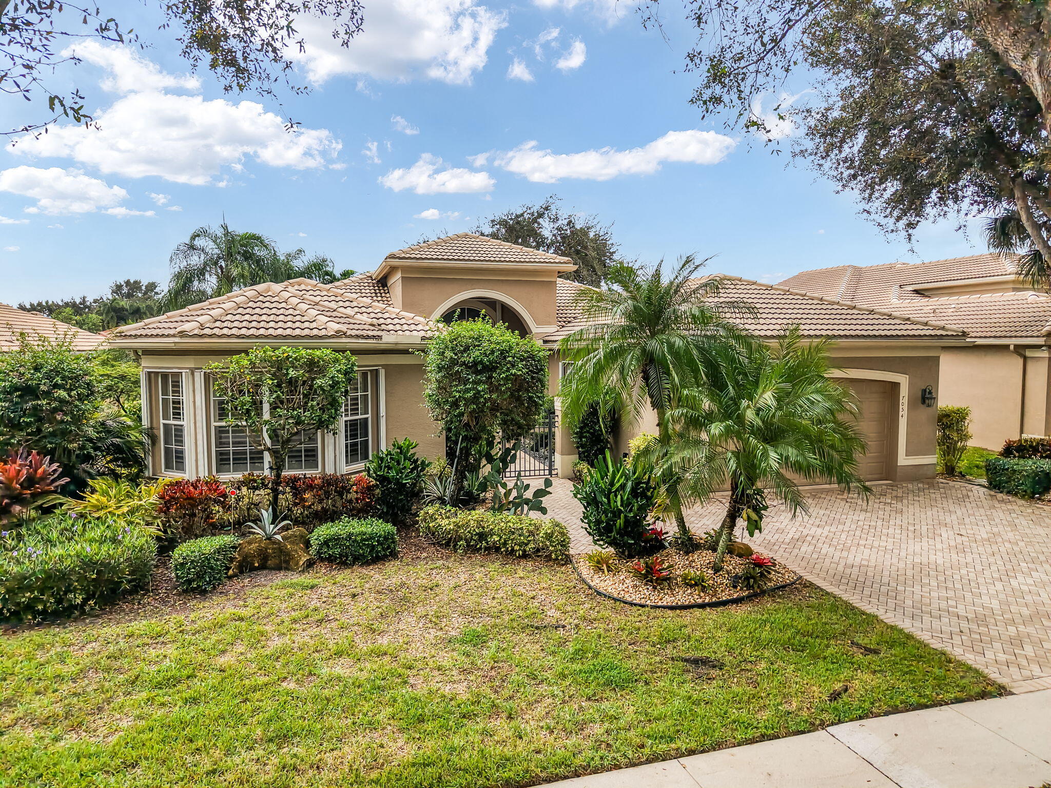 7054 Springville Cove
