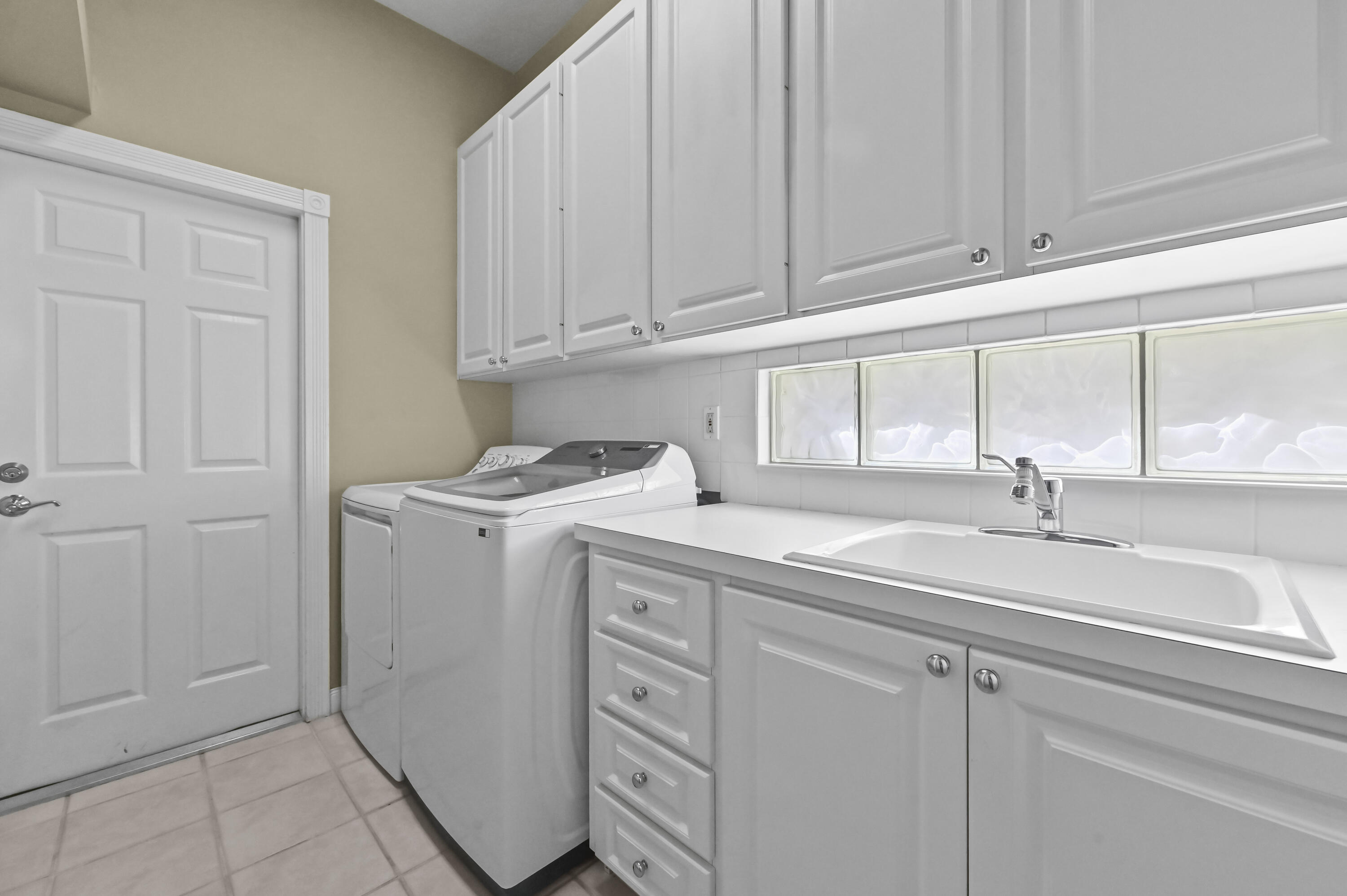 RIVERWALK PL 4 - Residential