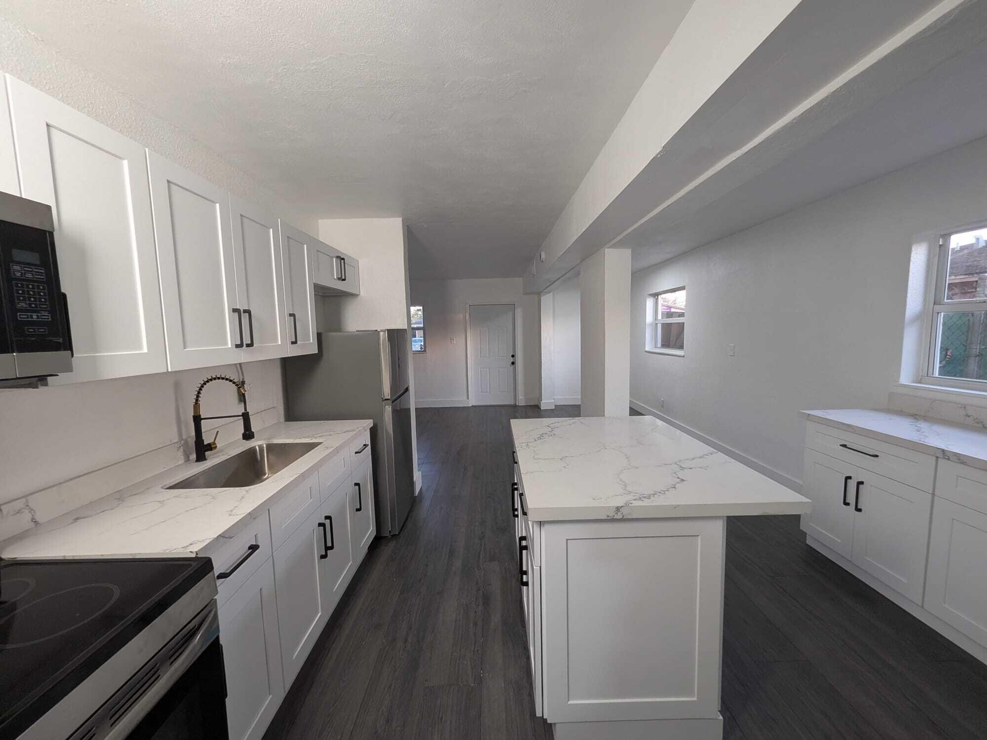 33-48-42 W 50 OF E 550 OF - Residential