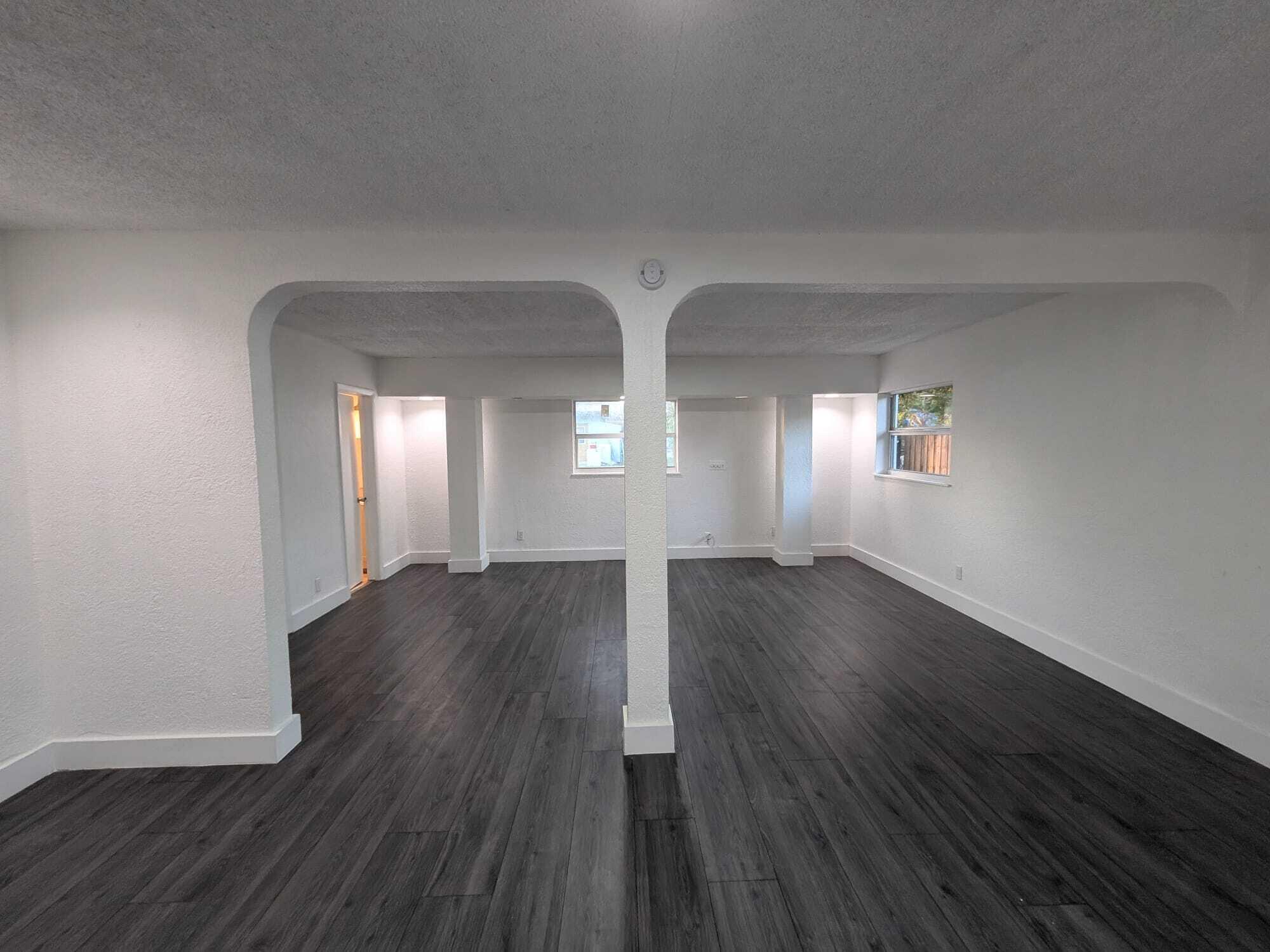 33-48-42 W 50 OF E 550 OF - Residential
