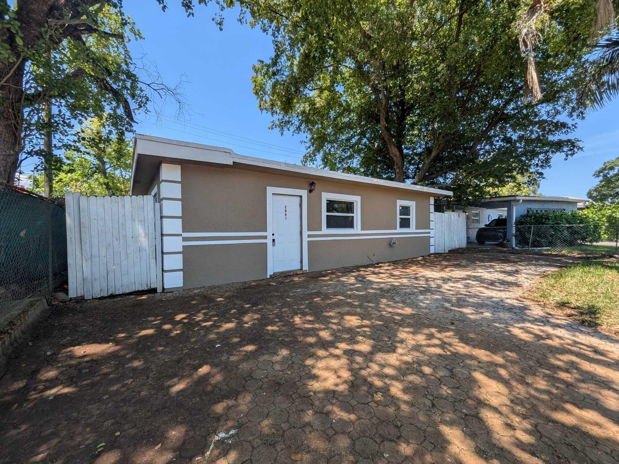 33-48-42 W 50 OF E 550 OF - Residential