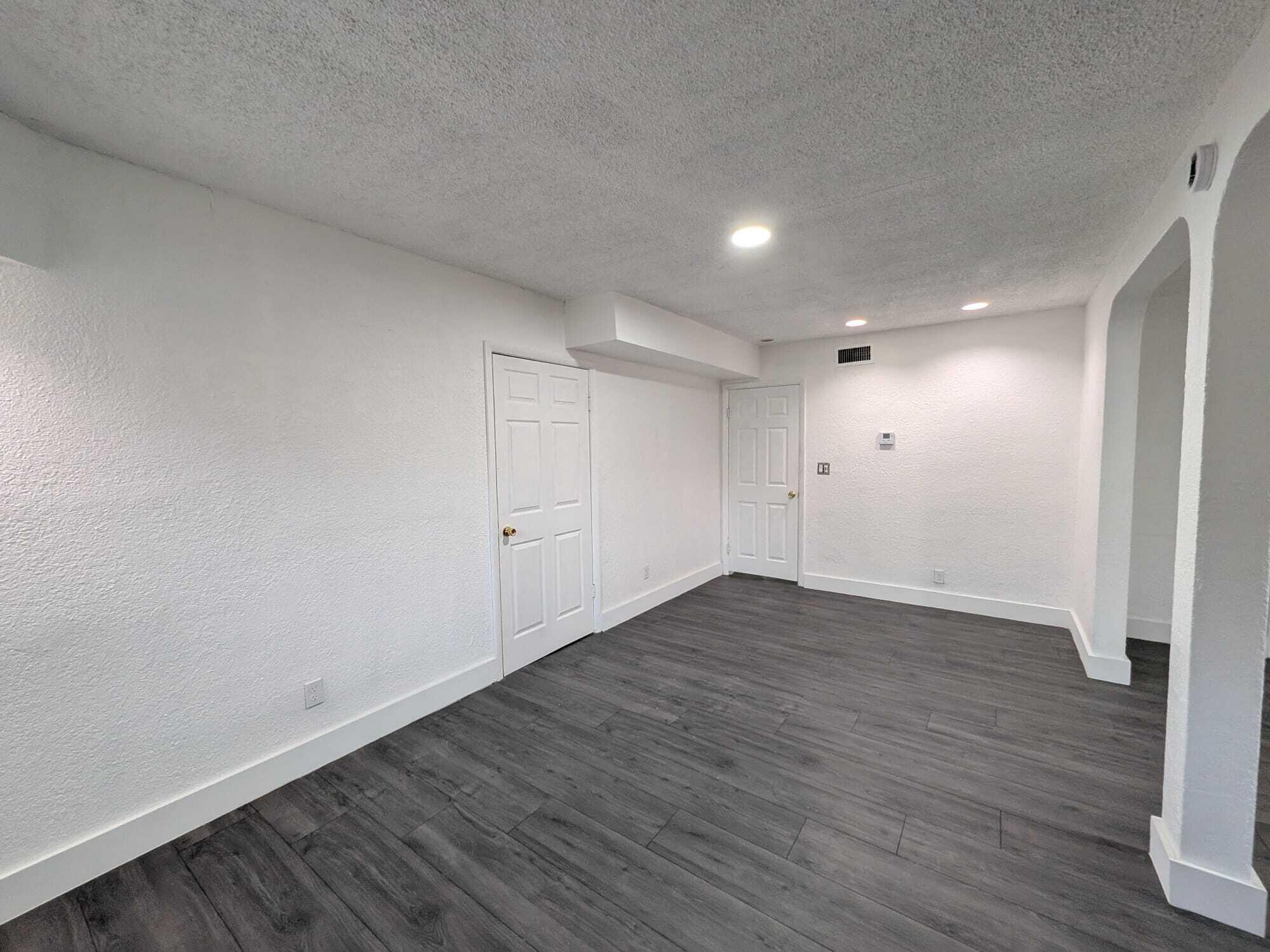 33-48-42 W 50 OF E 550 OF - Residential