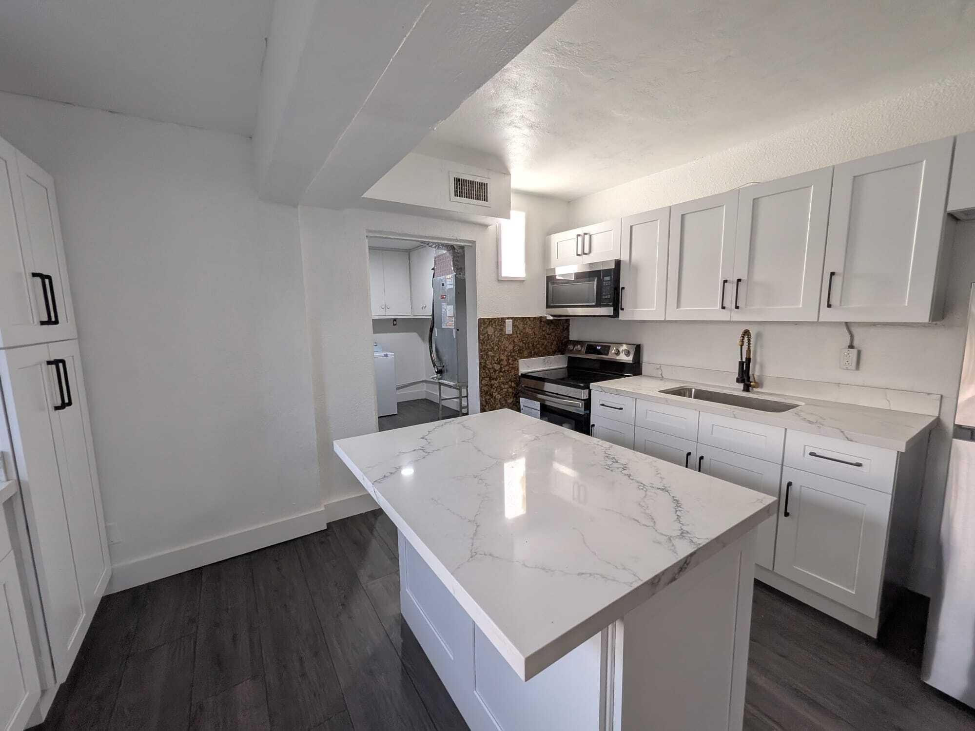 33-48-42 W 50 OF E 550 OF - Residential