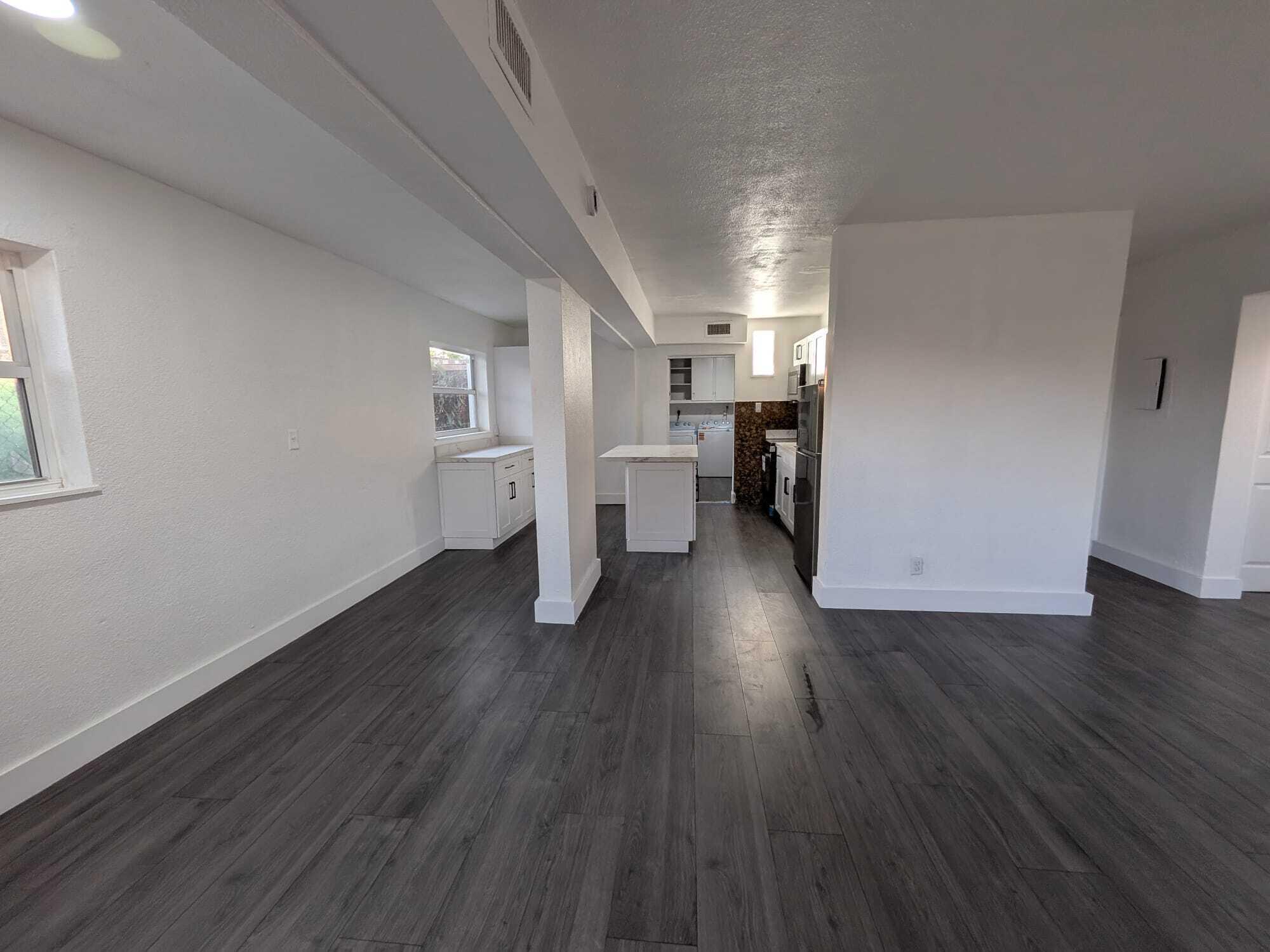 33-48-42 W 50 OF E 550 OF - Residential