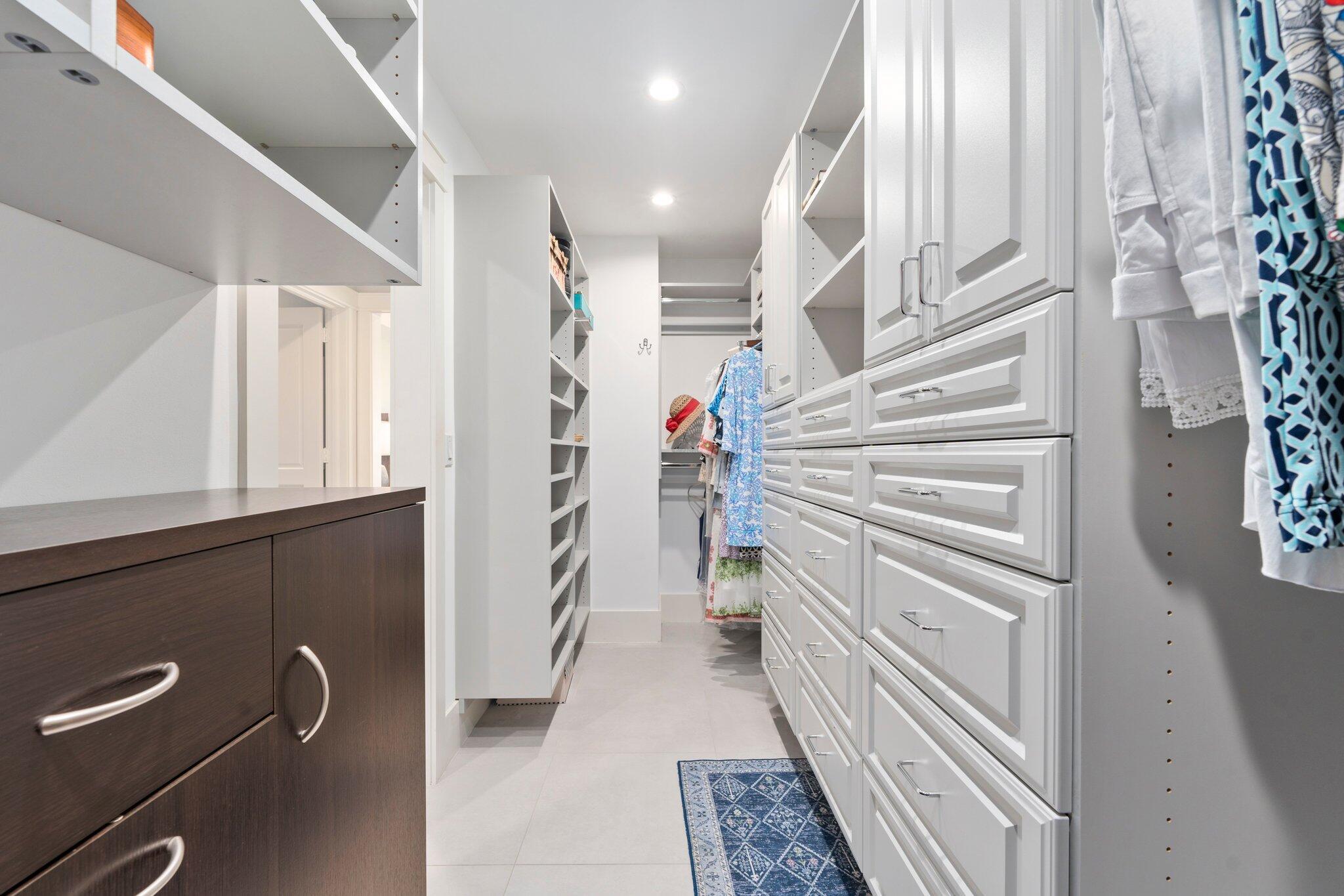 SAILFISH POINT - Residential