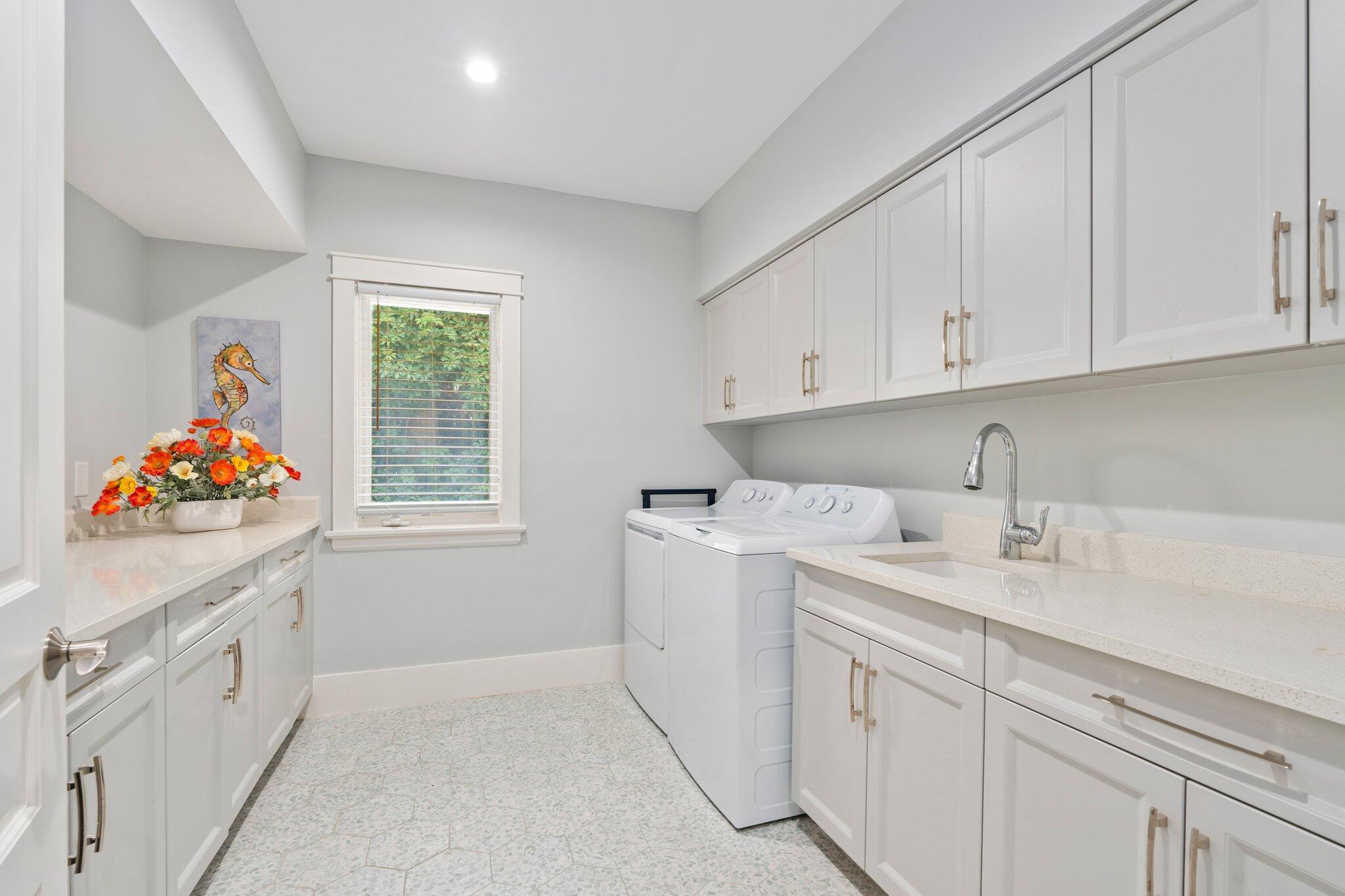 SAILFISH POINT - Residential