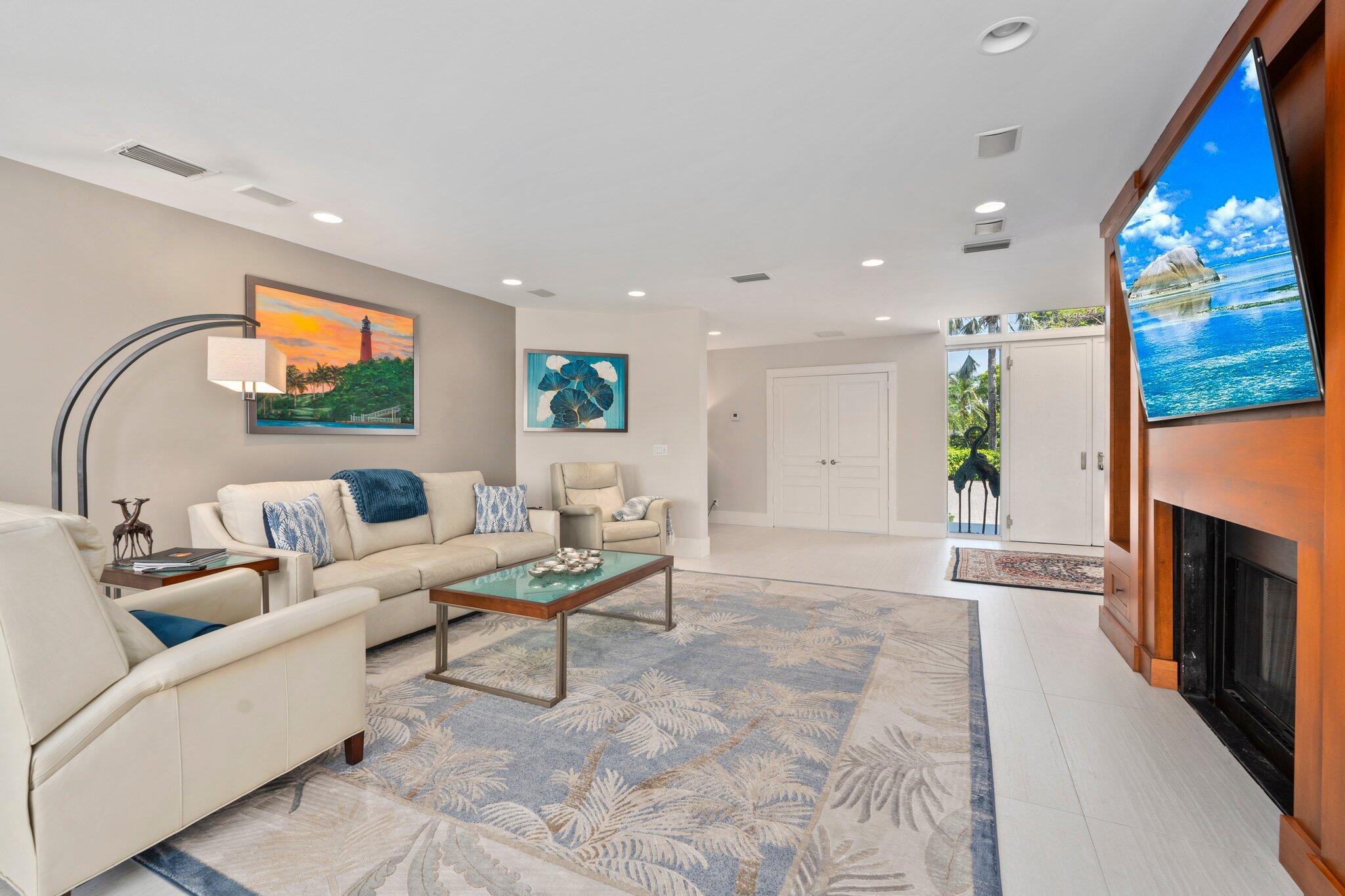 SAILFISH POINT - Residential