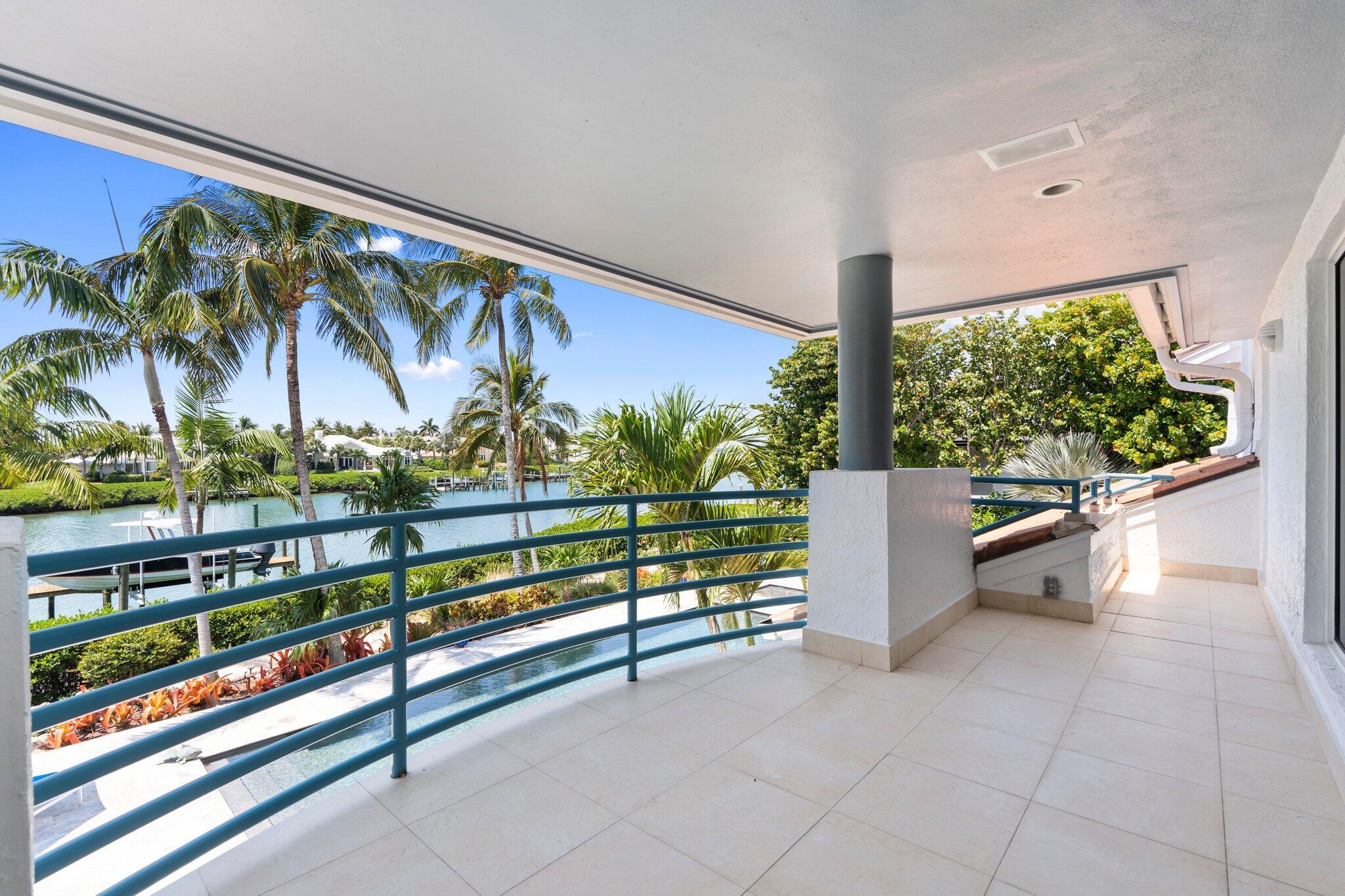 SAILFISH POINT - Residential
