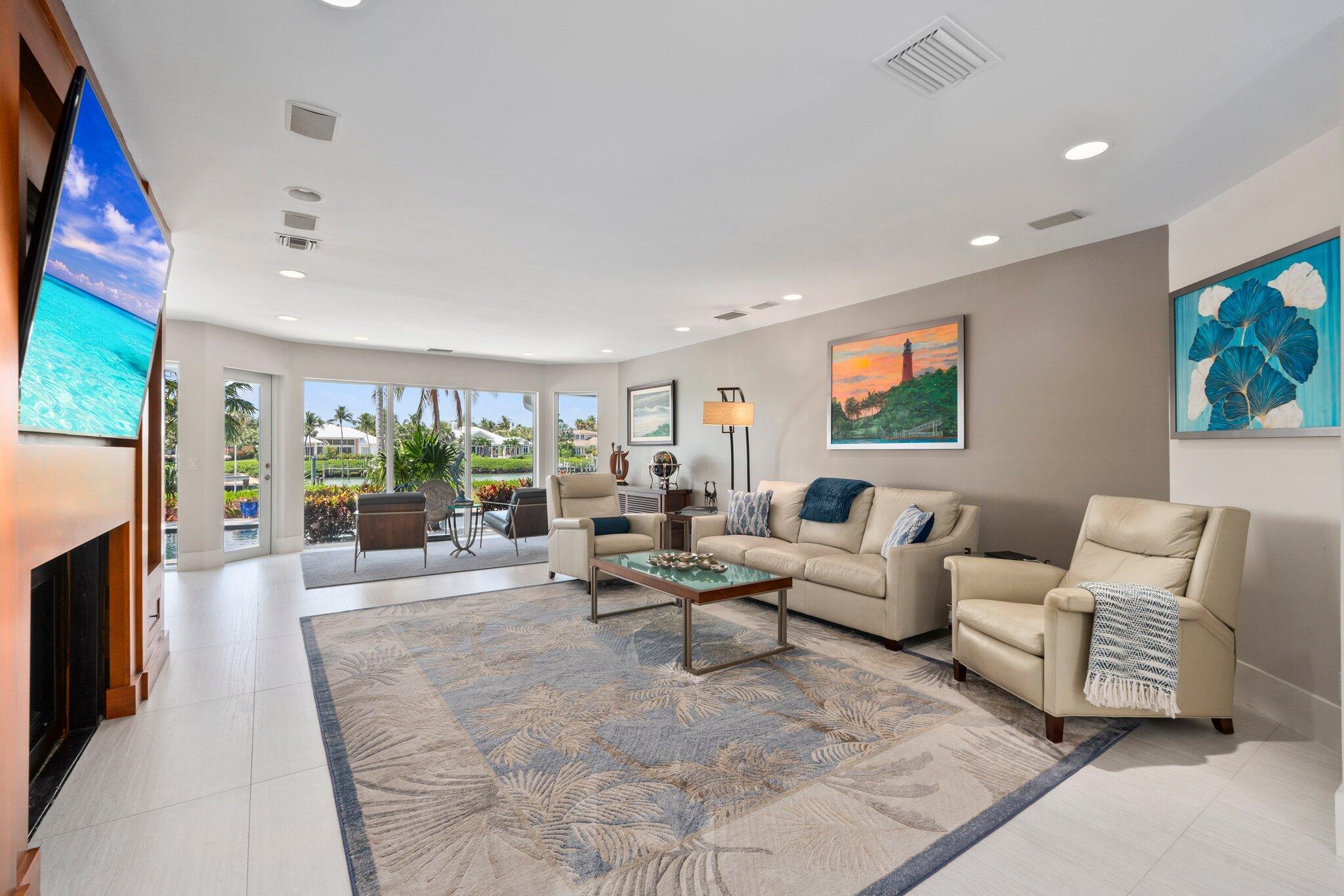 SAILFISH POINT - Residential