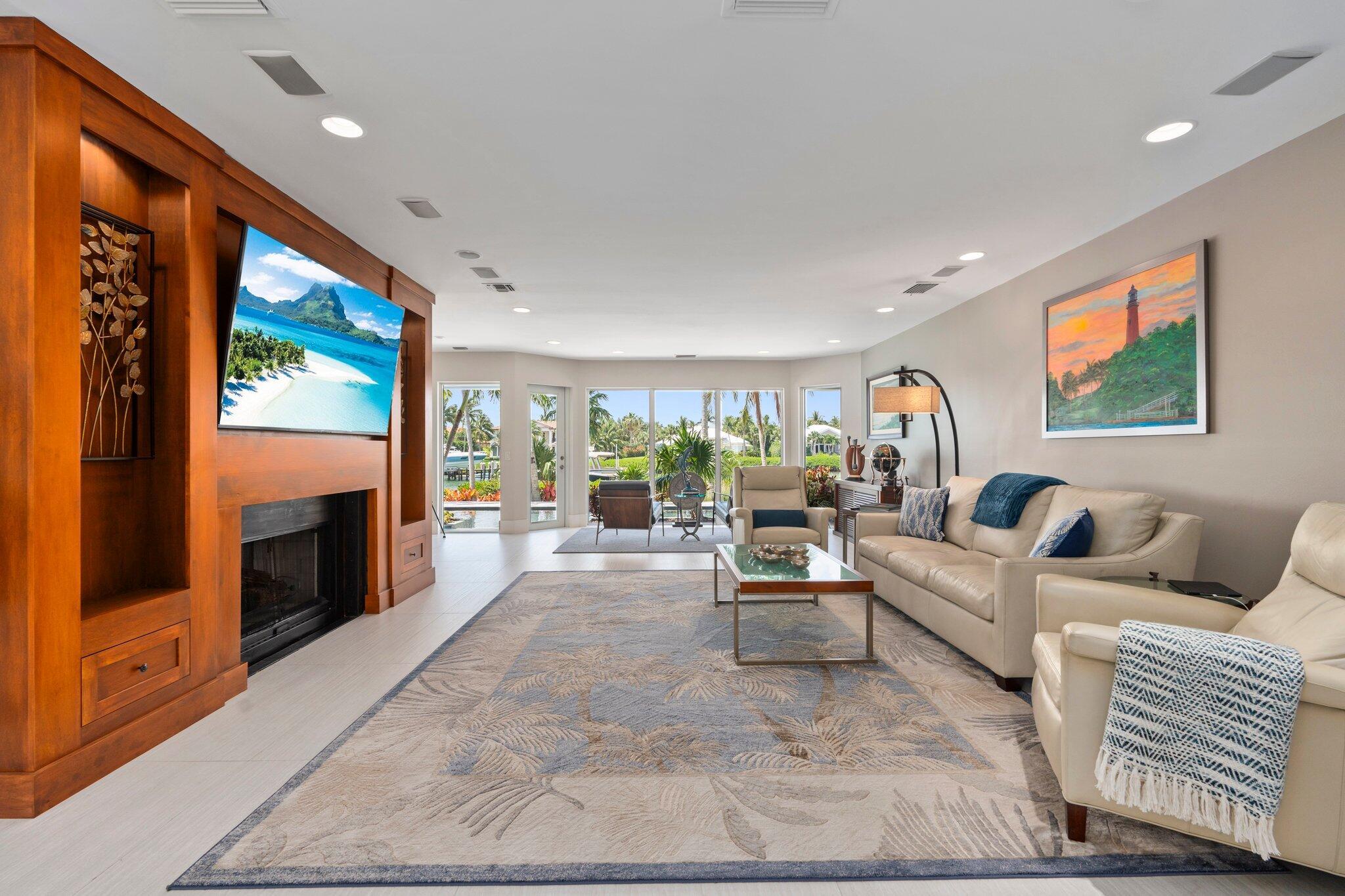 SAILFISH POINT - Residential