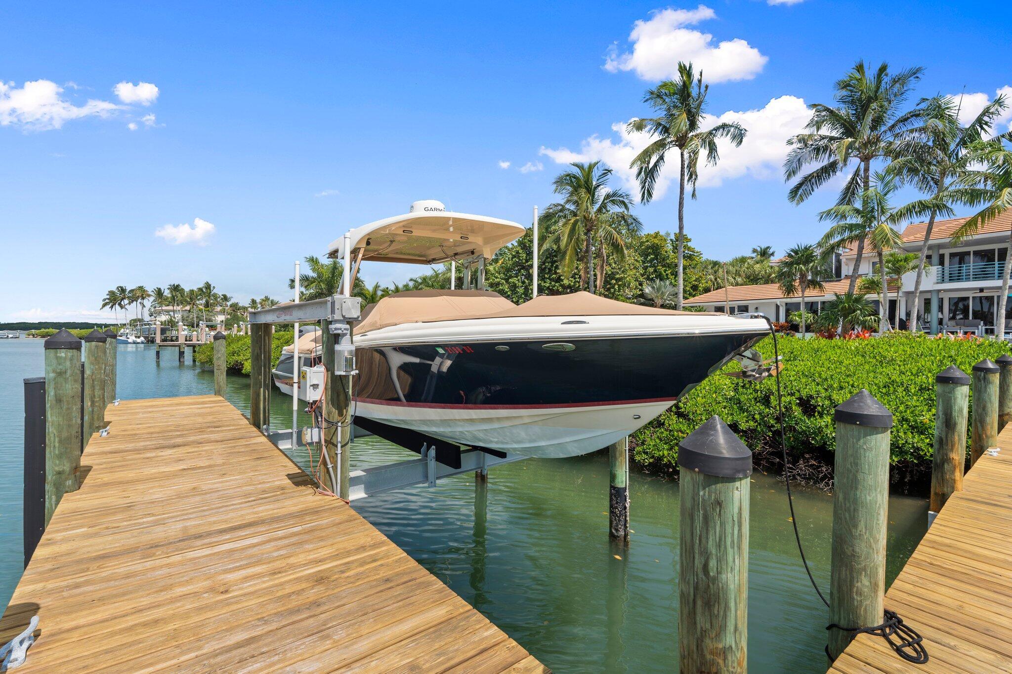 SAILFISH POINT - Residential