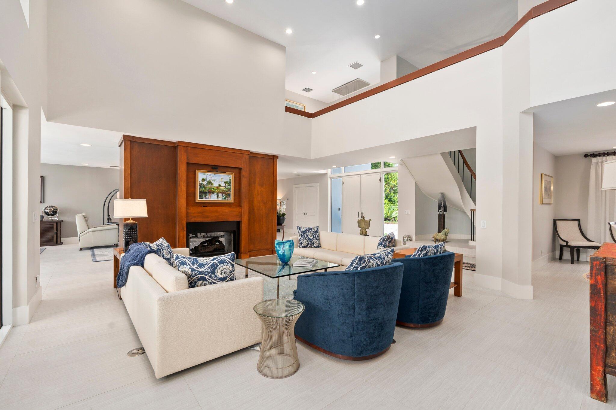 SAILFISH POINT - Residential