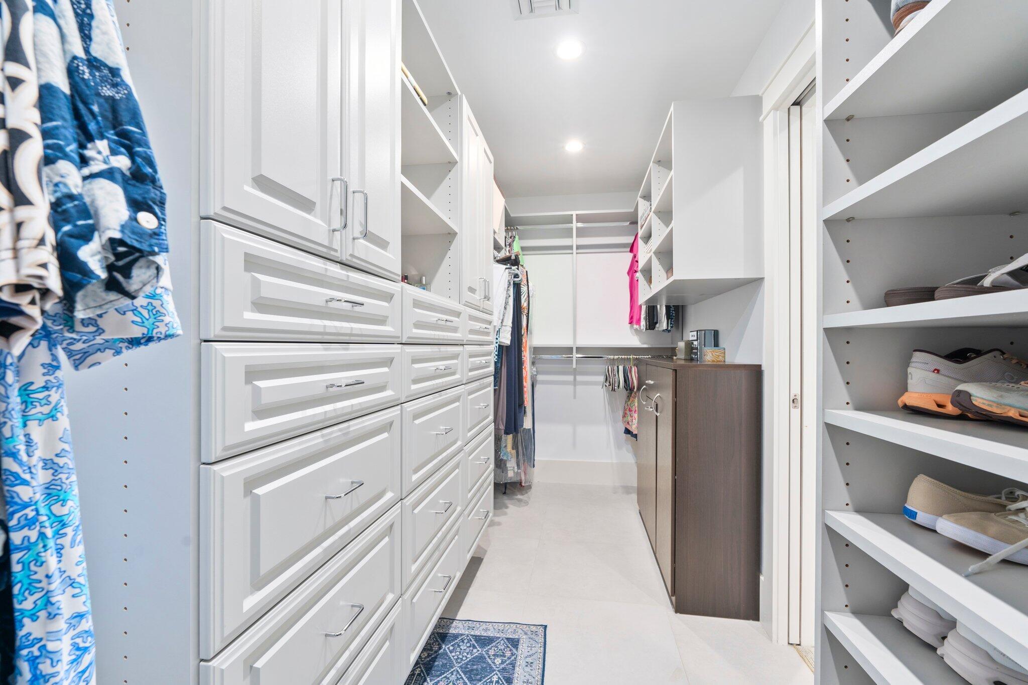 SAILFISH POINT - Residential