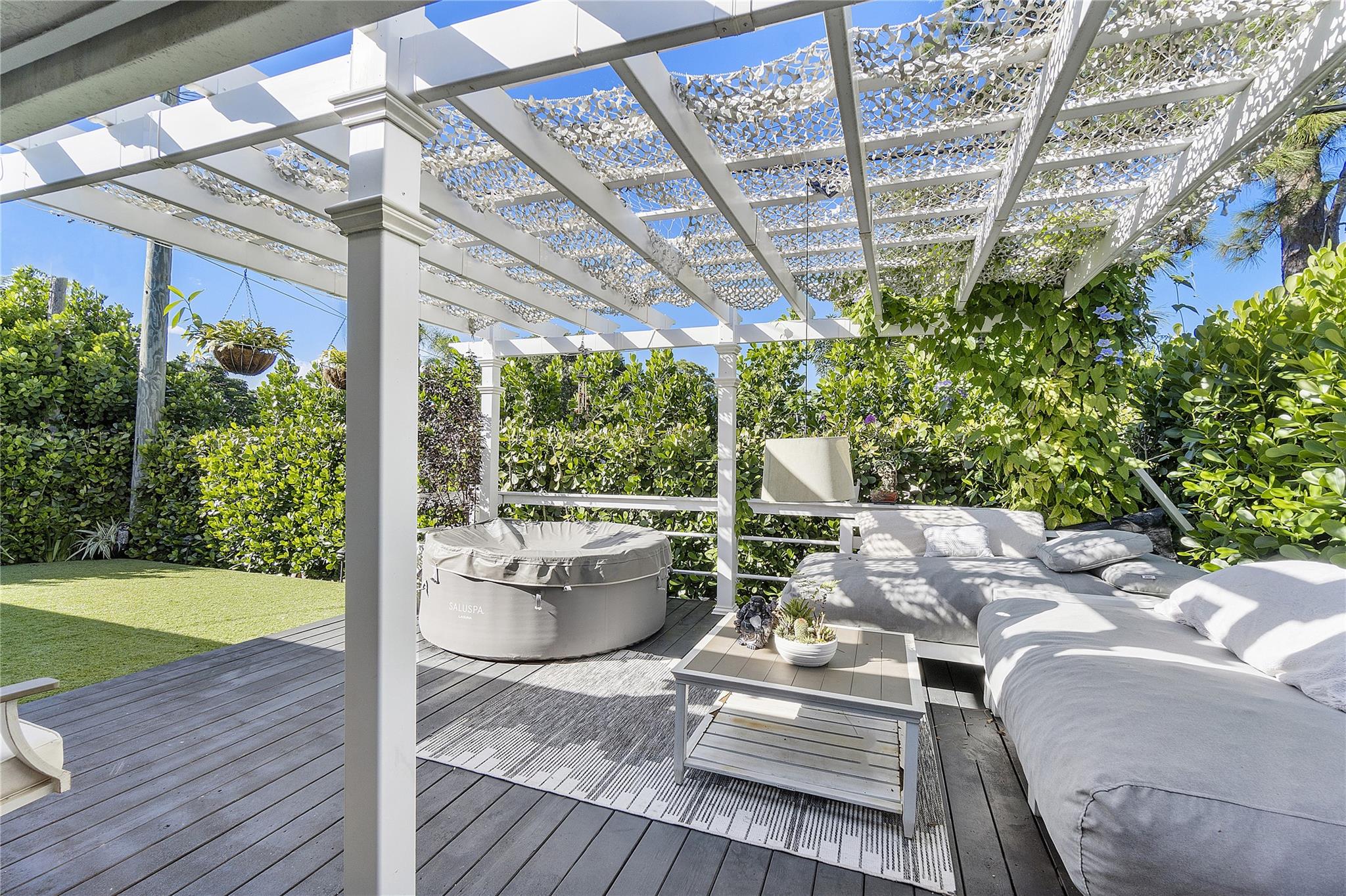 COUNTRY CLUB ACRES 5 - Residential