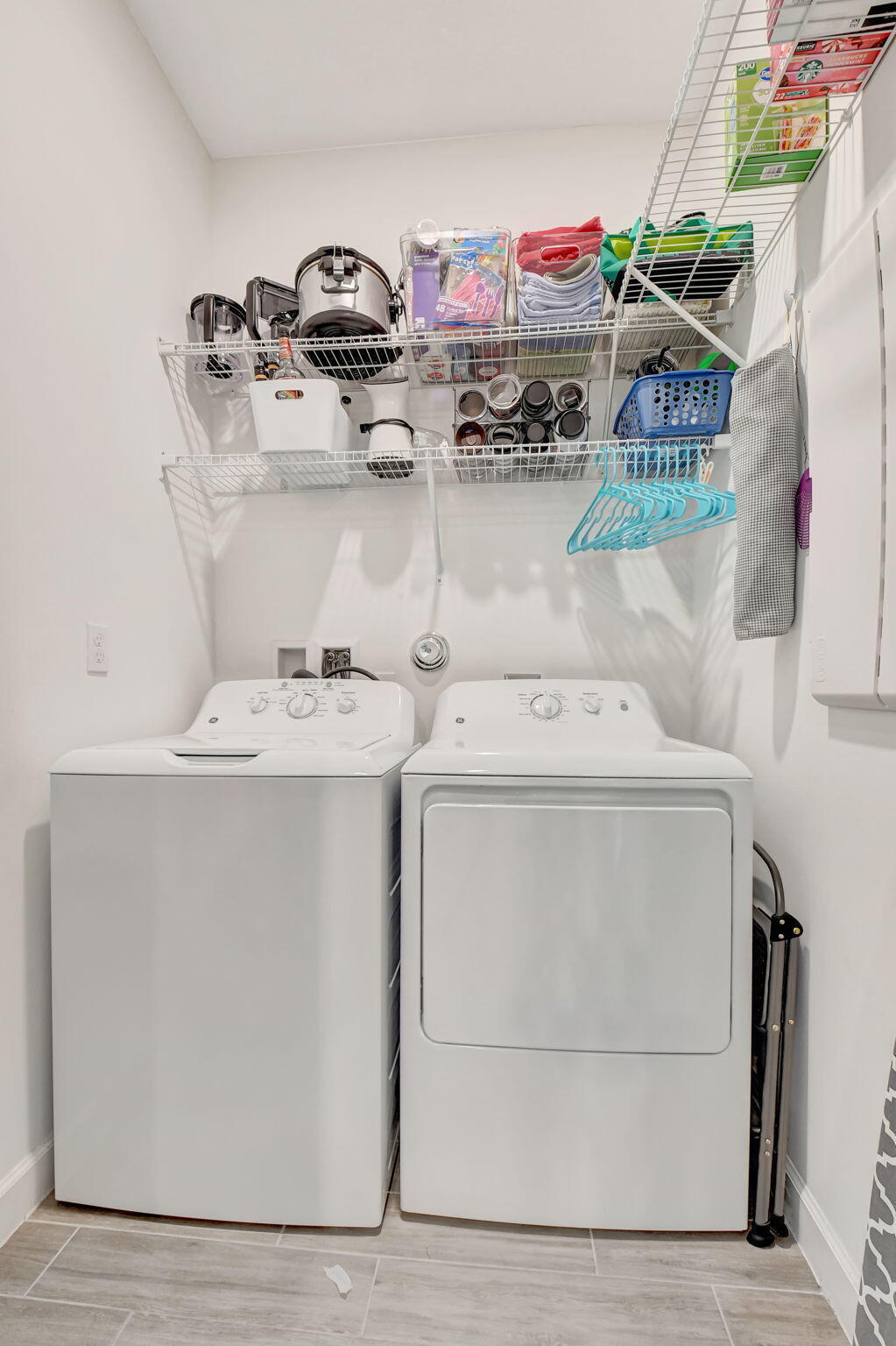 AVALON TRAILS AT VILLAGES OF ORIOLE PUD - Residential